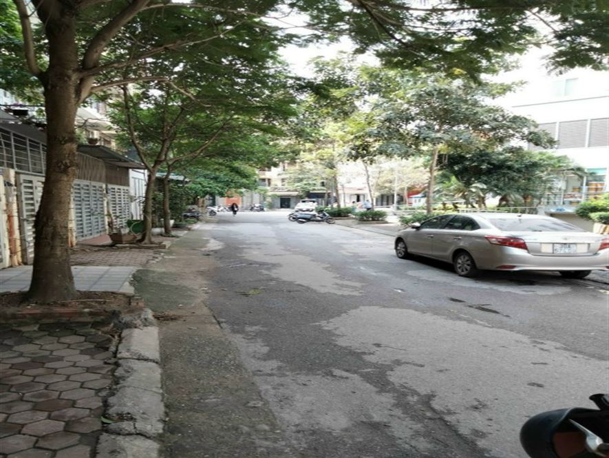 CẦN TIỀN BÁN GẤP NHÀ 146 - ĐƯỜNG 19/5 VĂN QUÁN, LÔ GÓC, 3 TIỀN, DT 42m2, MT 6M, GIÁ 4.5 TỶ