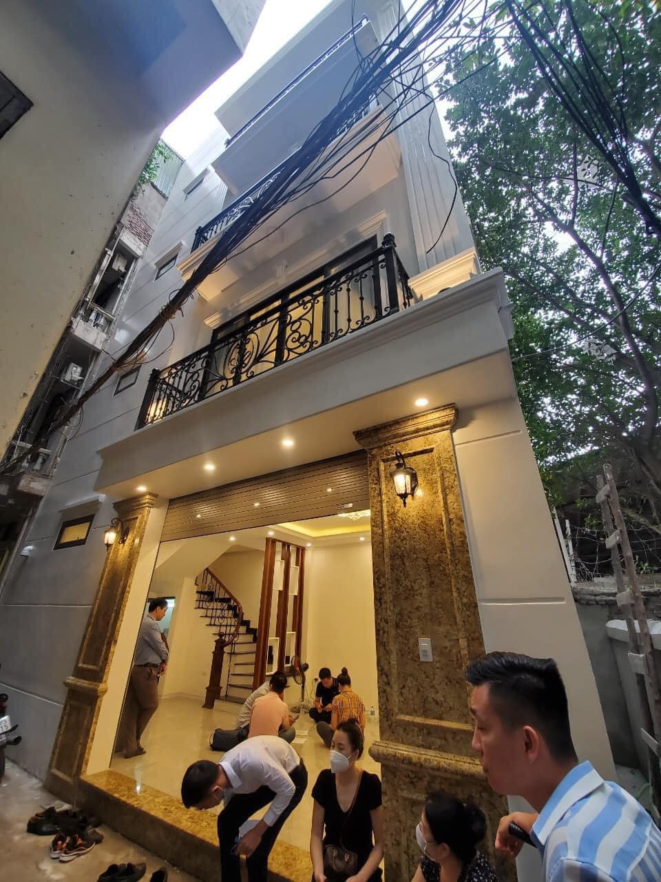 CUNG ĐIỆN ĐỐNG ĐA- BÁN NHÀ 5 TẦNG ĐẸP LUNG LINH PHỐ THÁI THỊNH 48M2 CHỈ 6.8 TỶ- RẺ ĐẸP BAY NHANH