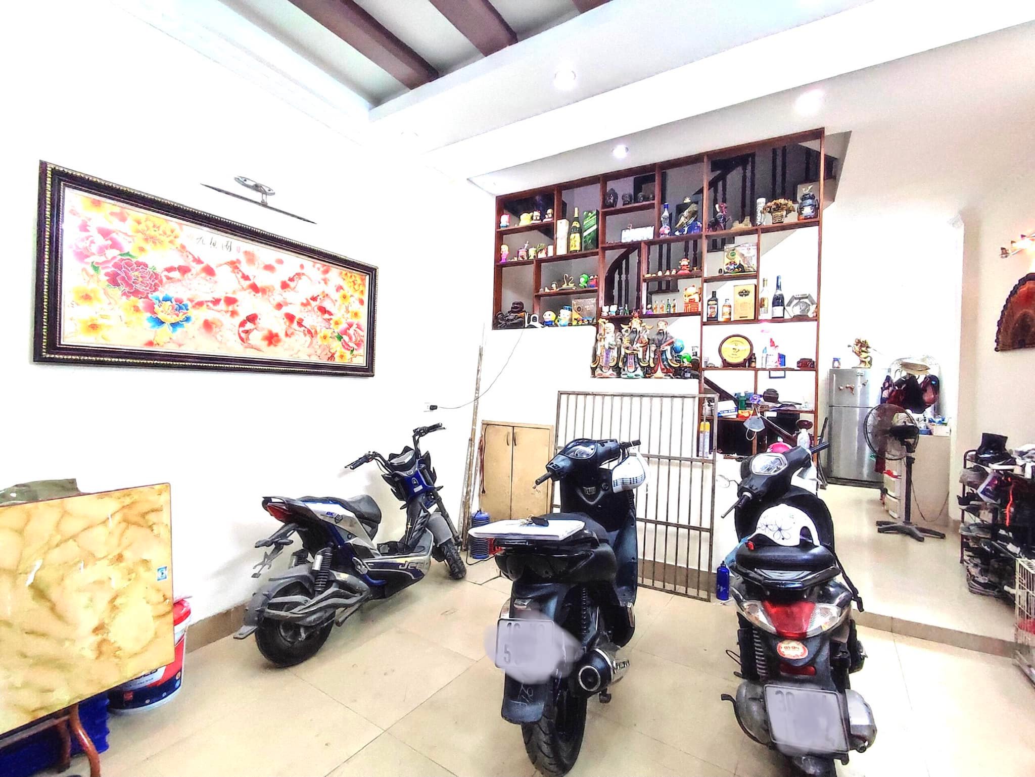 Chính Chủ Cần Bán Nhà Gấp Mặt Ngõ Thái Hà DT 55m2 x 5 tầng, mt 4.5m2 giá 8 tỷ