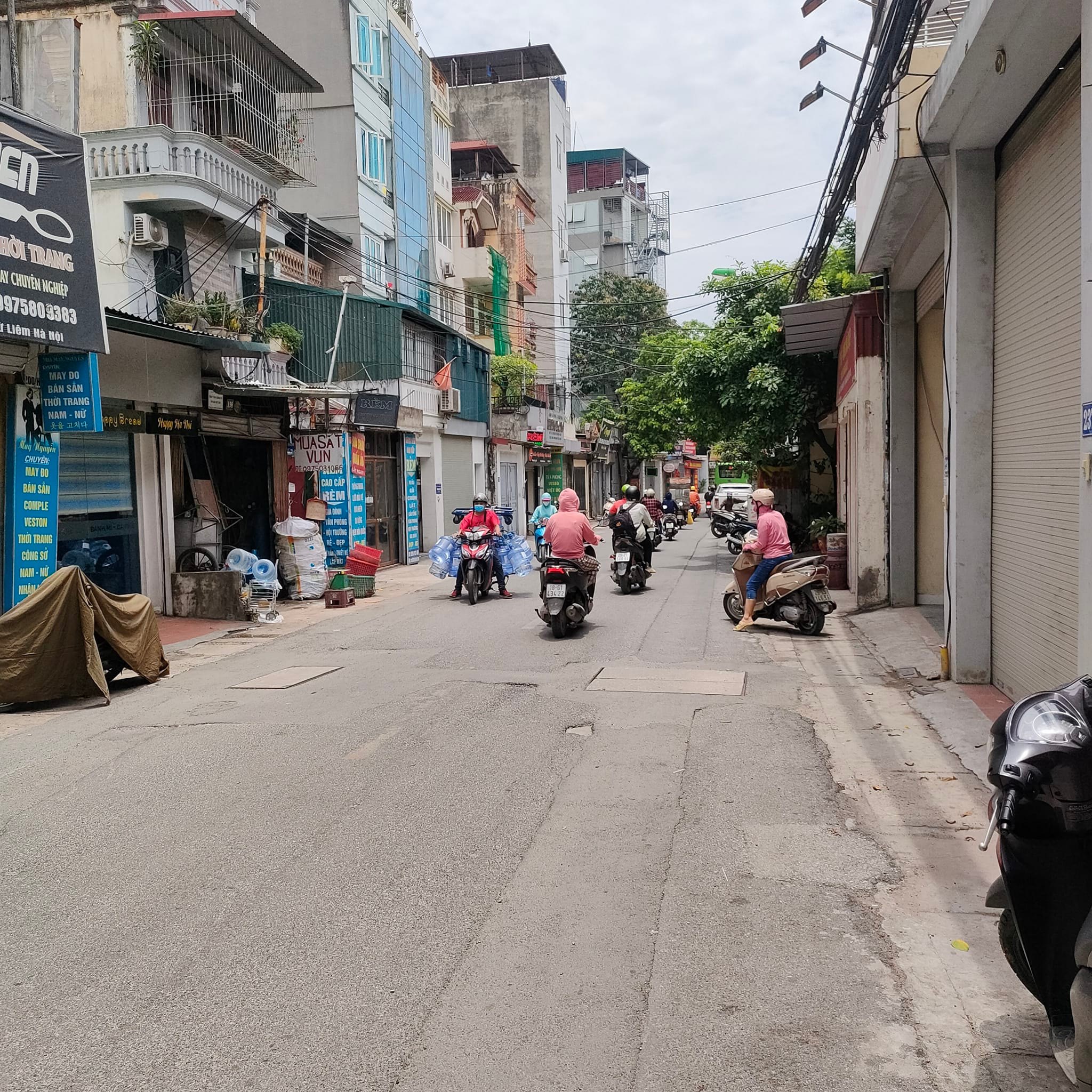 MẶT PHỐ HOÀNG CÔNG CHẤT-HÀNG XÓM THÀNH PHỐ GIAO LƯU-KINH DOANH TỘT ĐỈNH.