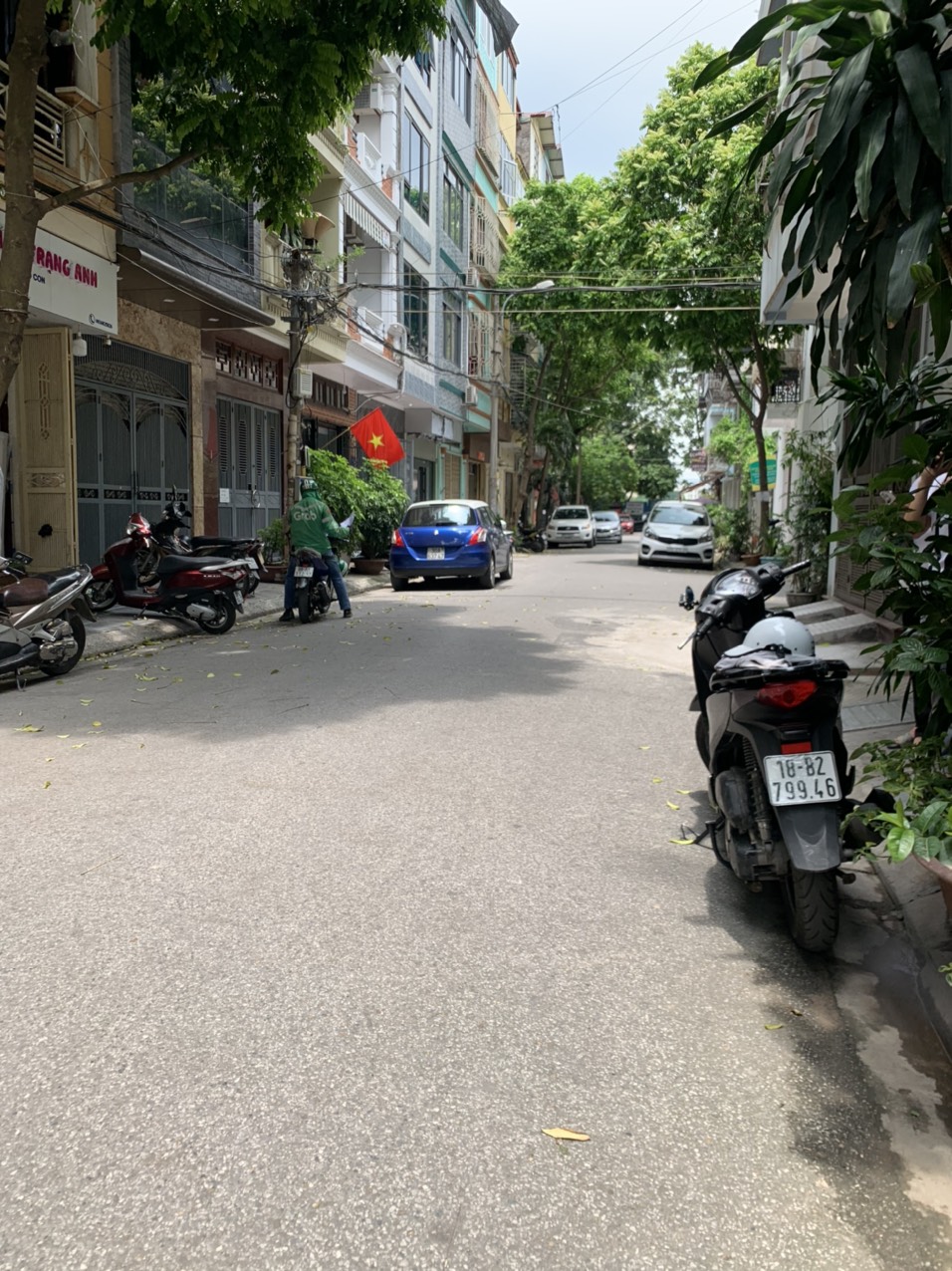 BÁN NHÀ PHỐ TRUNG KÍNH,QUẬN CÂU GIÂY DT42M2, 5TẦNG, GIÁ 11TỶ.