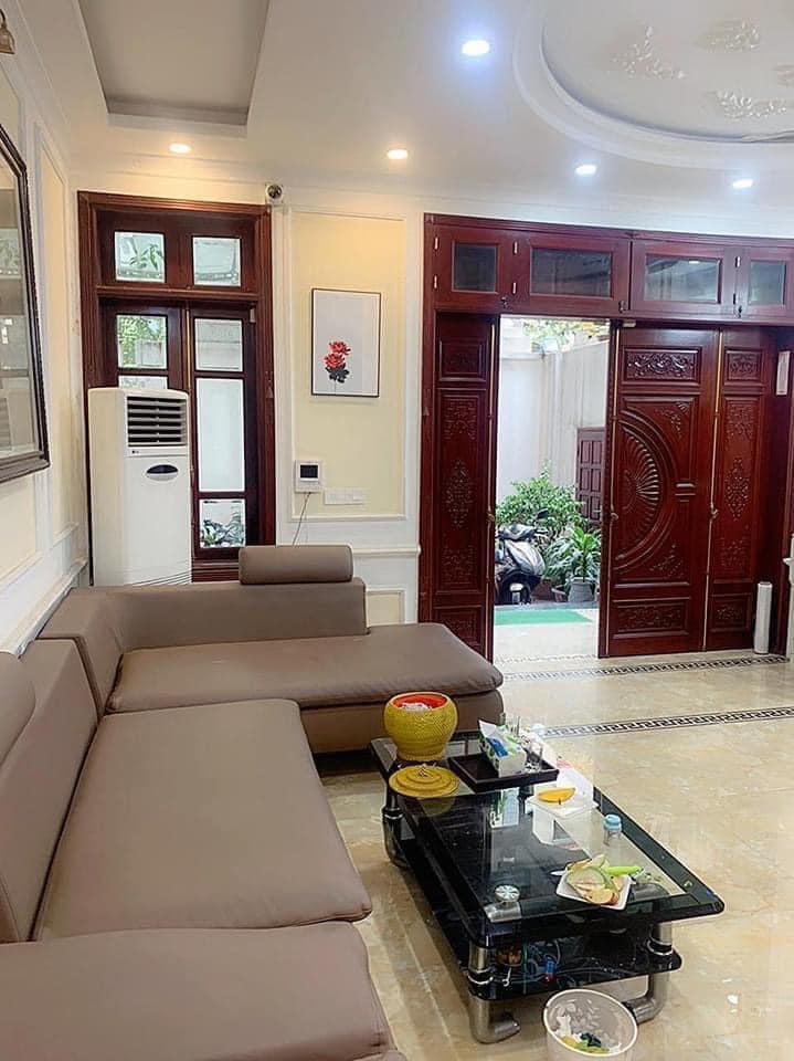 Bán biệt thự KĐTM DỊCH VỌNG- CẦU GIẤY diện tích 200m, 5 tầng, mặt tiền 10m, thang máy, giá chào 47 tỷ