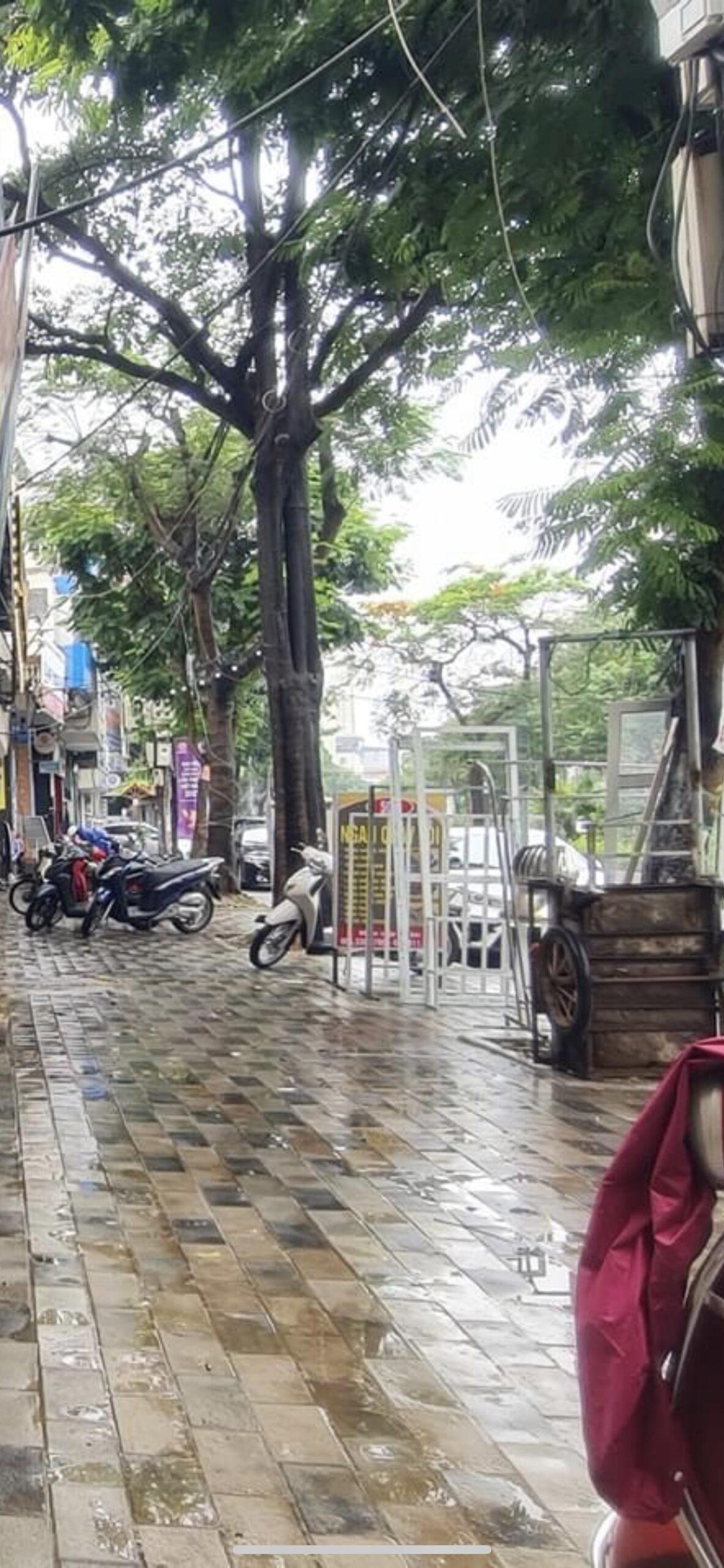 Bán đất tặng nhà 3T MP Lạc Long Quân, Trích Sài , Âu Cơ, Vệ Hồ , Tây Hồ . DT184x3x250tr/m2.