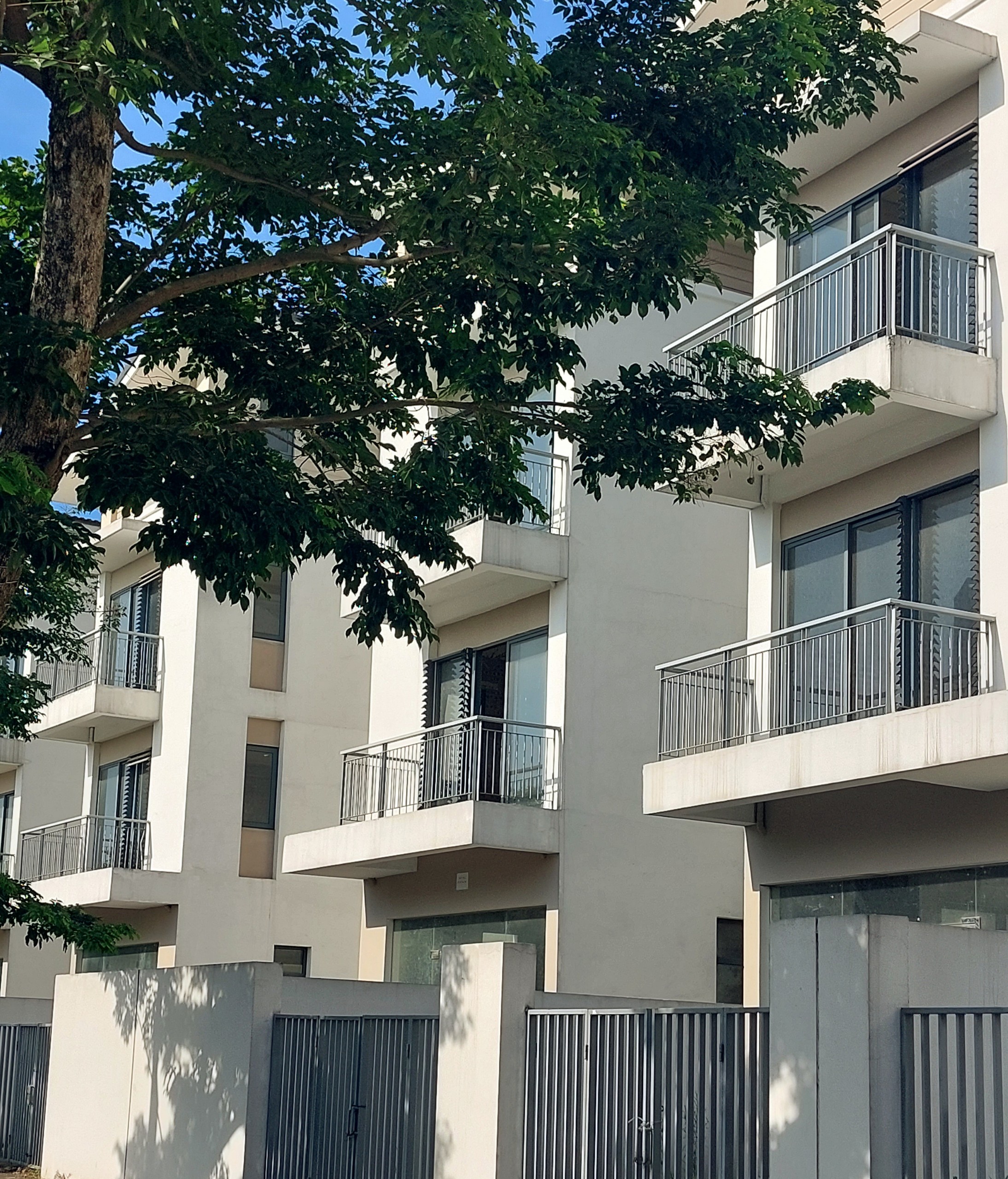 Gia đình cần bán gấp BIỆT THỰ ĐƠN LẬP góc 3 mặt tiền 4 mặt thoáng khu chức năng Tây Mỗ 272 Hữu Hưng