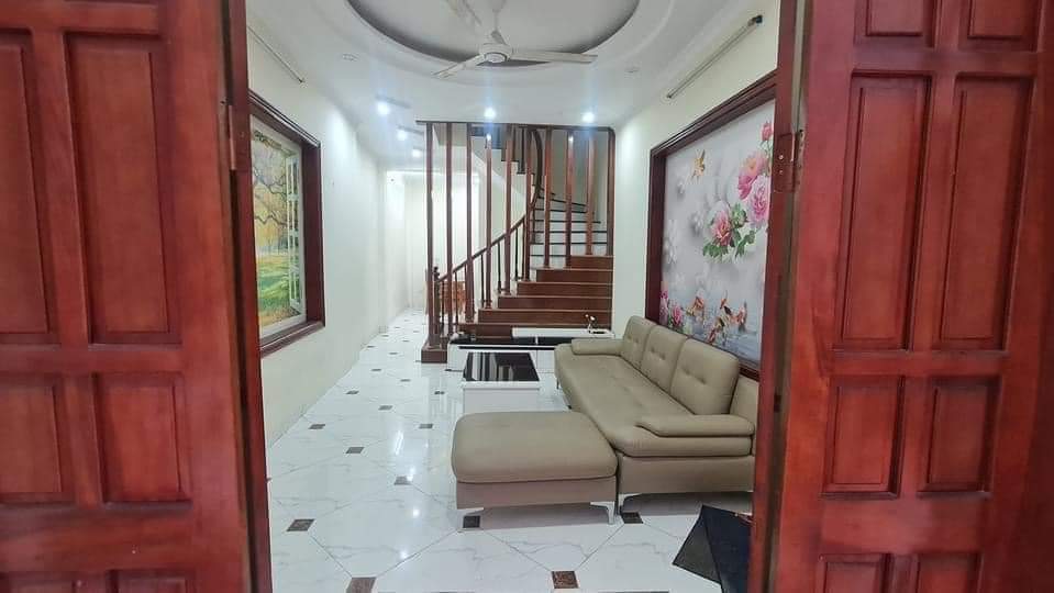 Bán nhà riêng phố Nguyễn Đức Cảnh, gần phố,DT: 42m2, 4 tầng, 4.05 tỷ.