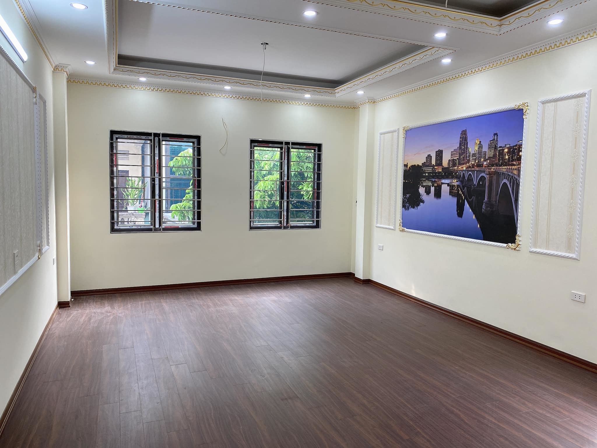 Cần bán nhà khu vực Tây Hồ đường Võ Chí Công 7T 90m2 giá 16 tỷ