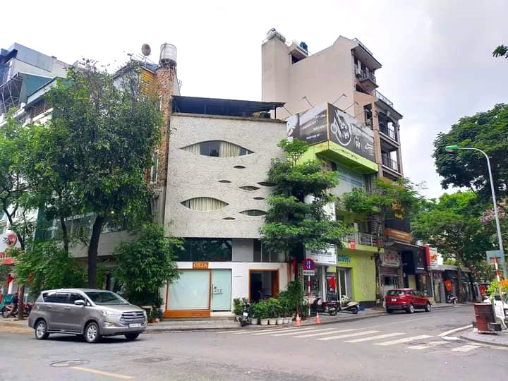 Trung tâm hoàn kiếm cần bán nhà mặt phố Nguyễn Gia Thiều 215m2 MT11m giá 55 tỷ