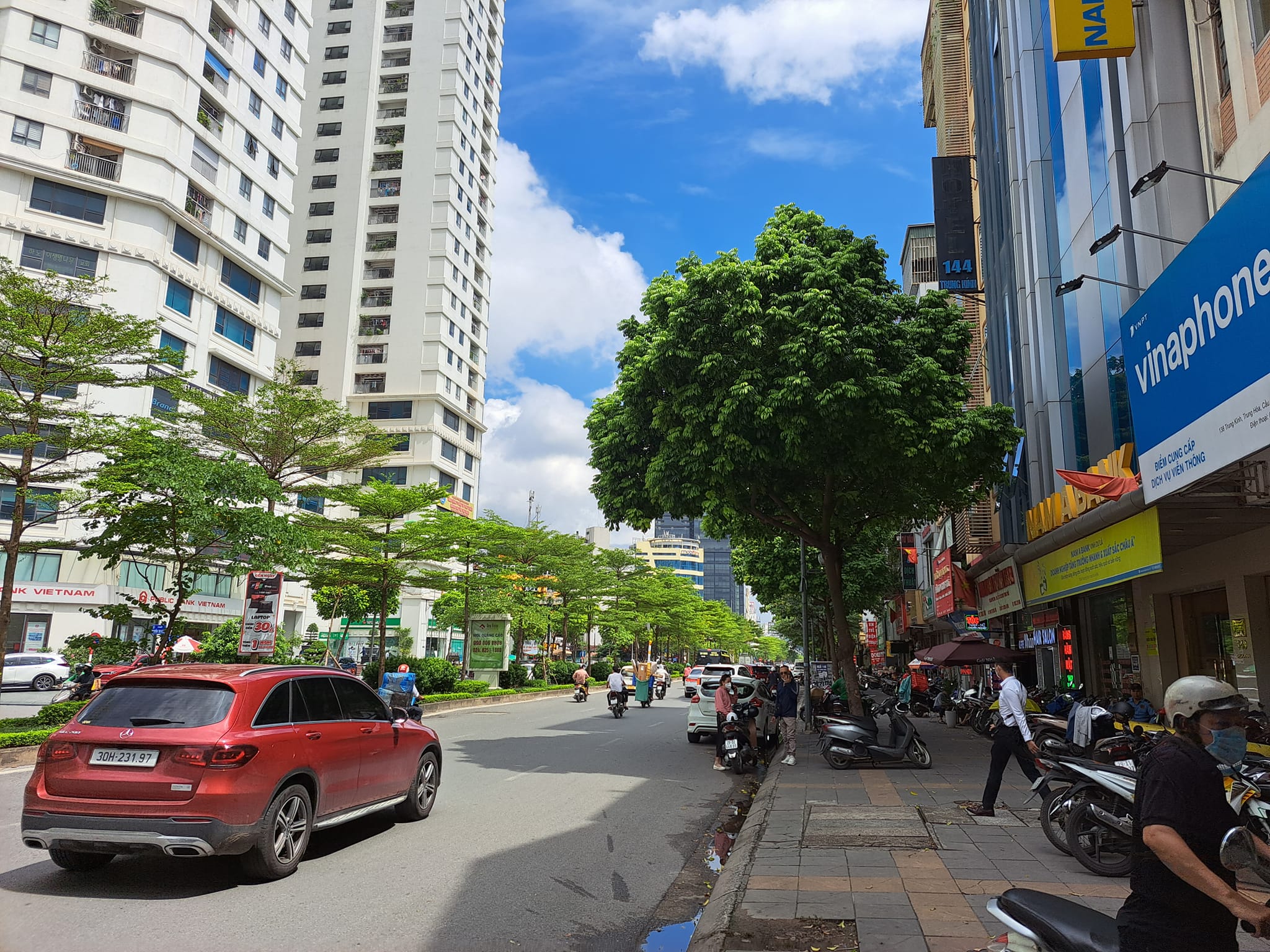 Bán nhà đường đôi mặt phố Trung Kính 25 tỷ