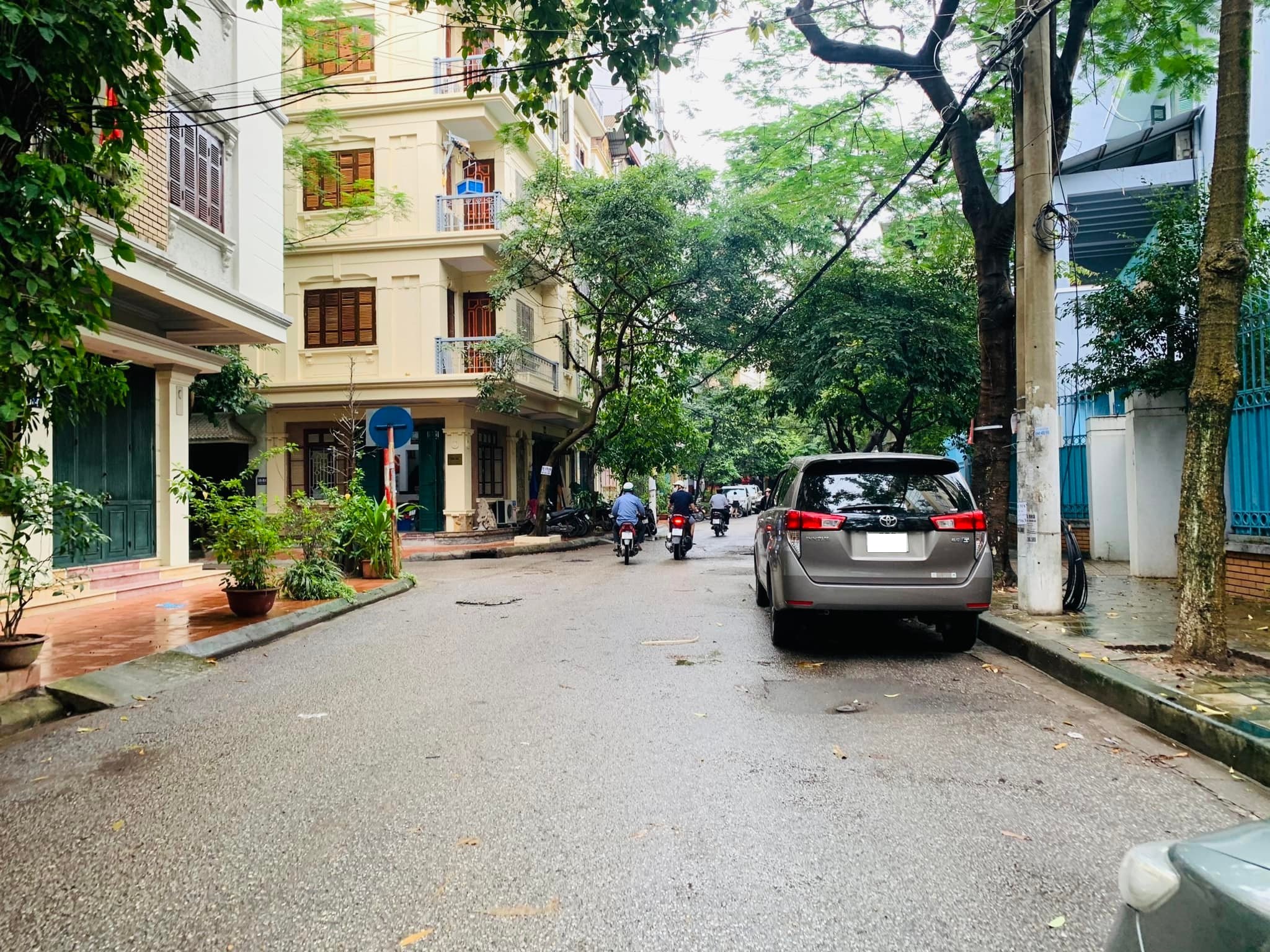 Nhà Đầm Trấu, dòng tiền 70 triệu/tháng, 13 căn hộ, 125m2, giá 21.9 tỷ