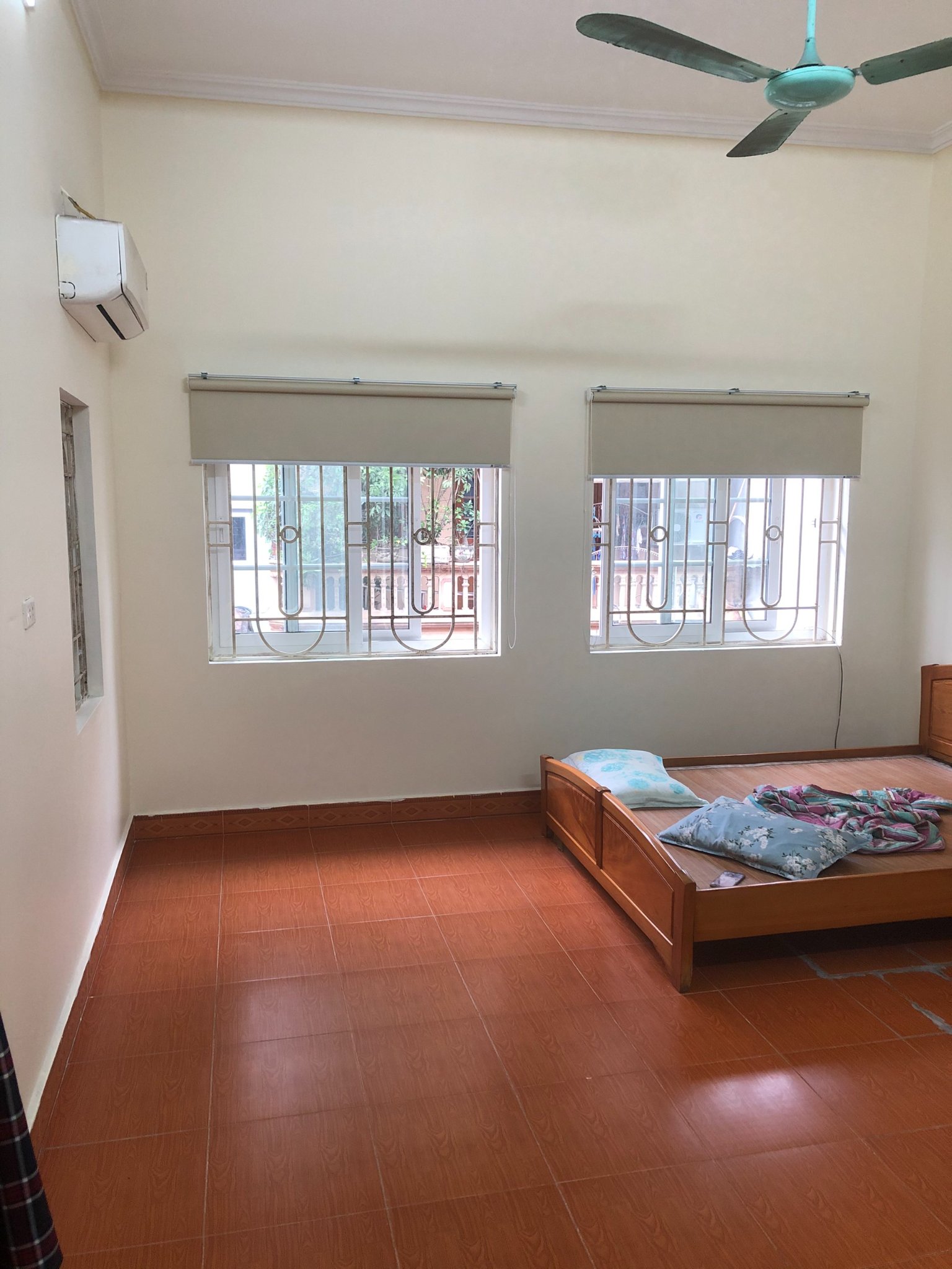 Bán nhà kinh doanh đỉnh HOÀNG QUỐC VIỆT- CẦU GIẤY diện tích 60m- 4 tầng- mặt tiền 4,5m- lô góc 2 mặt ngõ