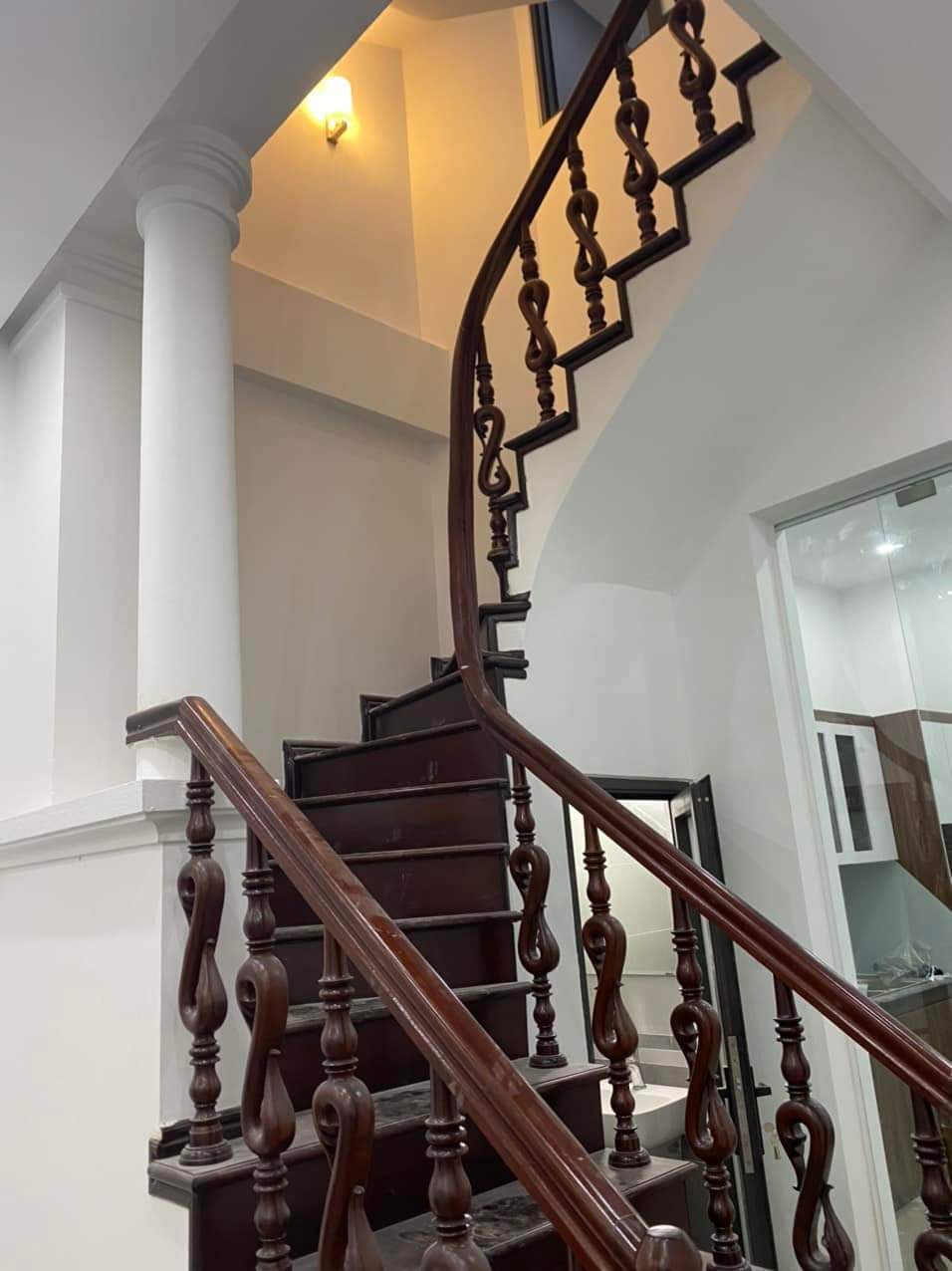 Bán Nhà Phố Trích Sài, Tây Hồ DT 35/40m2 x 4 Tầng OTO Vào Nhà Giá 10 tỷ