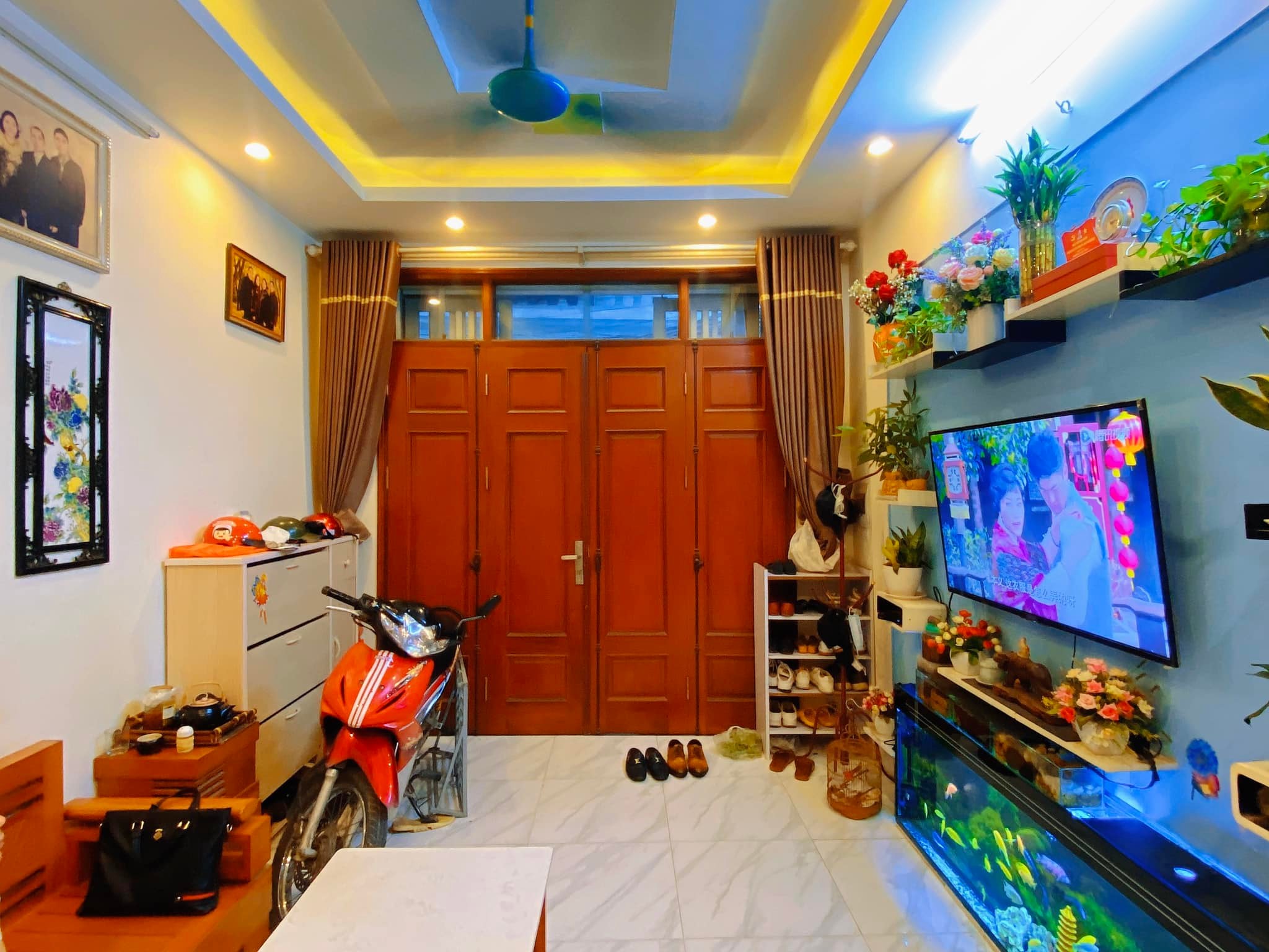 Nhỉnh 4 tỷ có nhà 6 tầng cực đẹp Phạm Văn Đồng 31m2, MT 3m6, tặng nội thất, ngõ thông