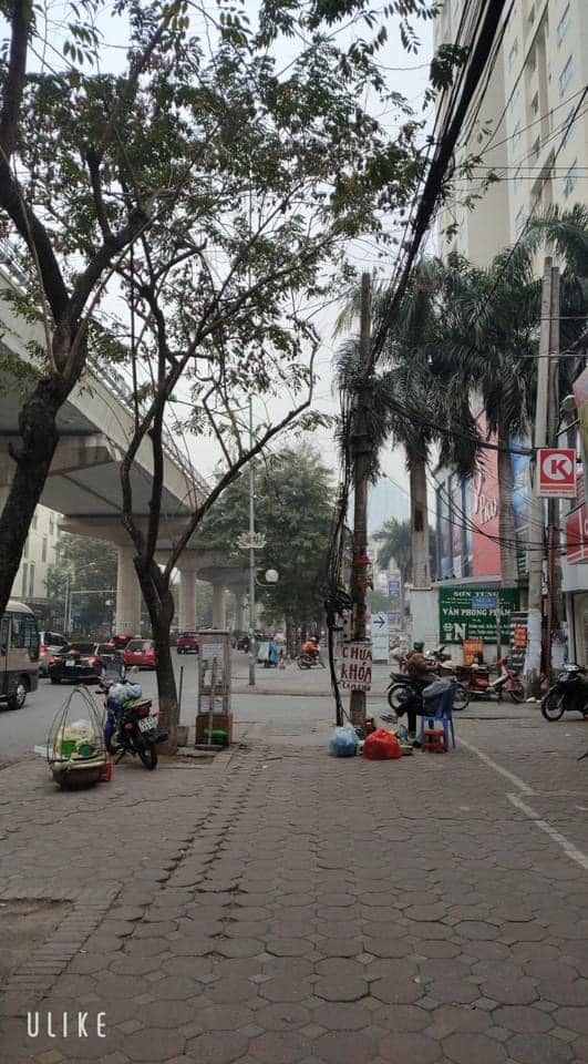 BÁN NHÀ ĐẸP KINH DOANH CẦU GIẤY GIÁ RẺ - 20M RA MẶT ĐƯỜNG LỚN, Ô TÔ TRÁNH CHỈ 200 TRIỆU