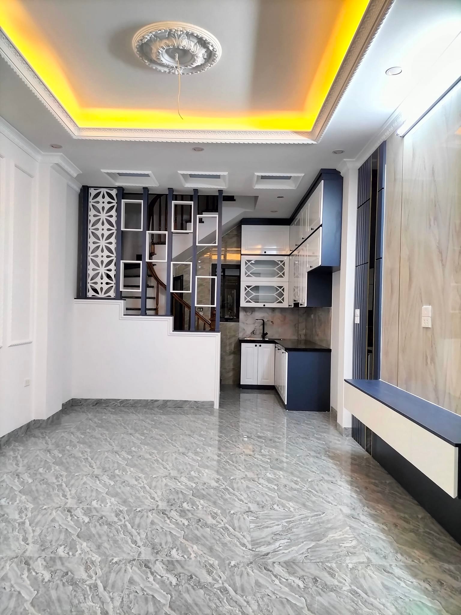 Bán gấp nhà đường 19/5 Văn Quán, 34m2, 5 tầng, 6.5 tỷ