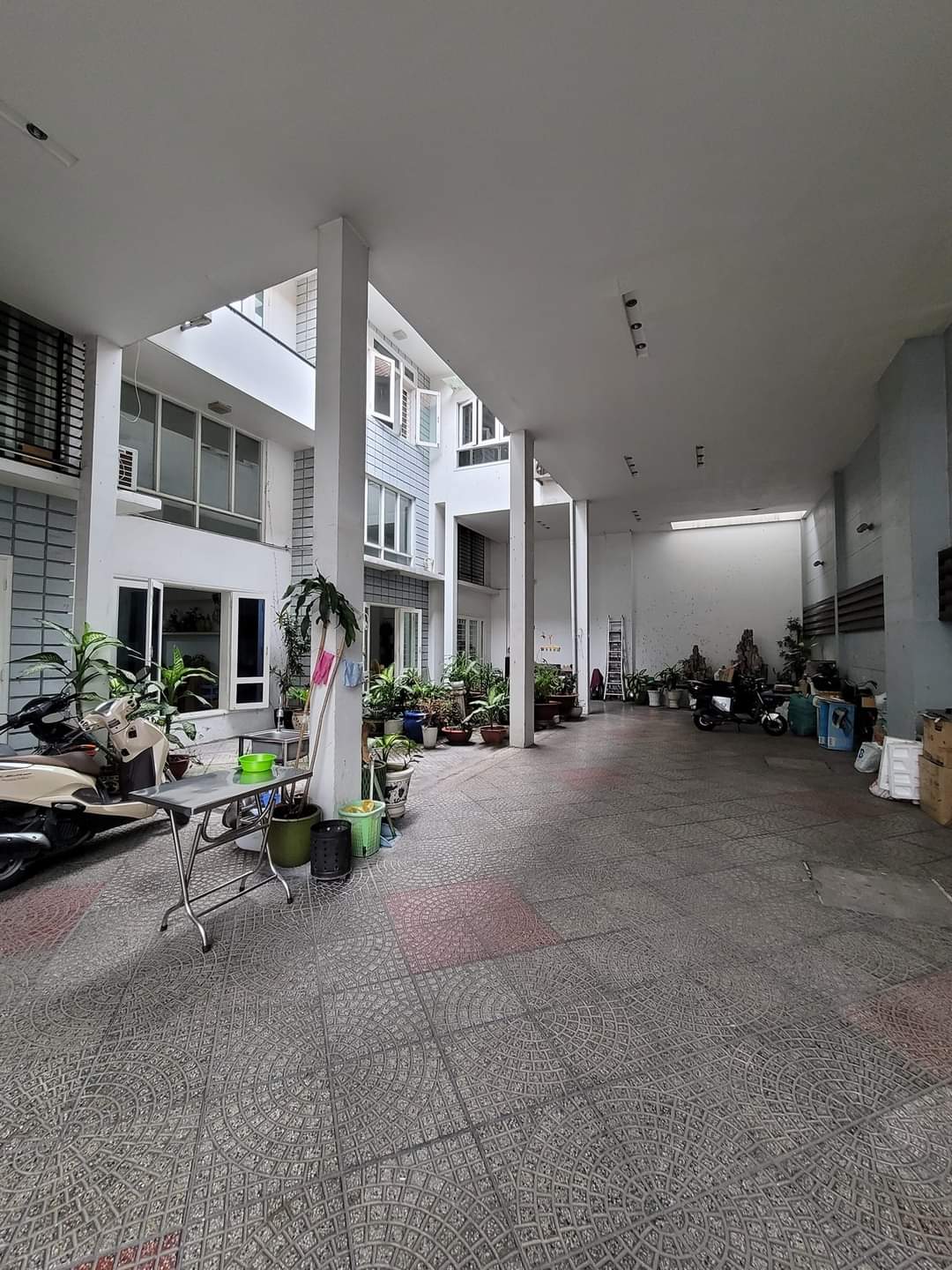 Bán nhà 3 gian Mặt tiền Quận 10 làm SPA ,BV,Phòng khám, Trung tâm đào tạo đa ngành...