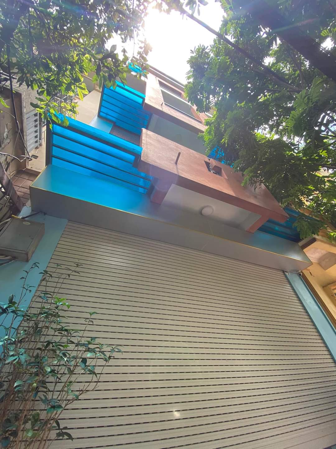 Chính Chủ Bán nhà Trần Vỹ - Phân Lô - kinh doanh văn phòng - ở cũng sướng - ô tô dừng đỗ.