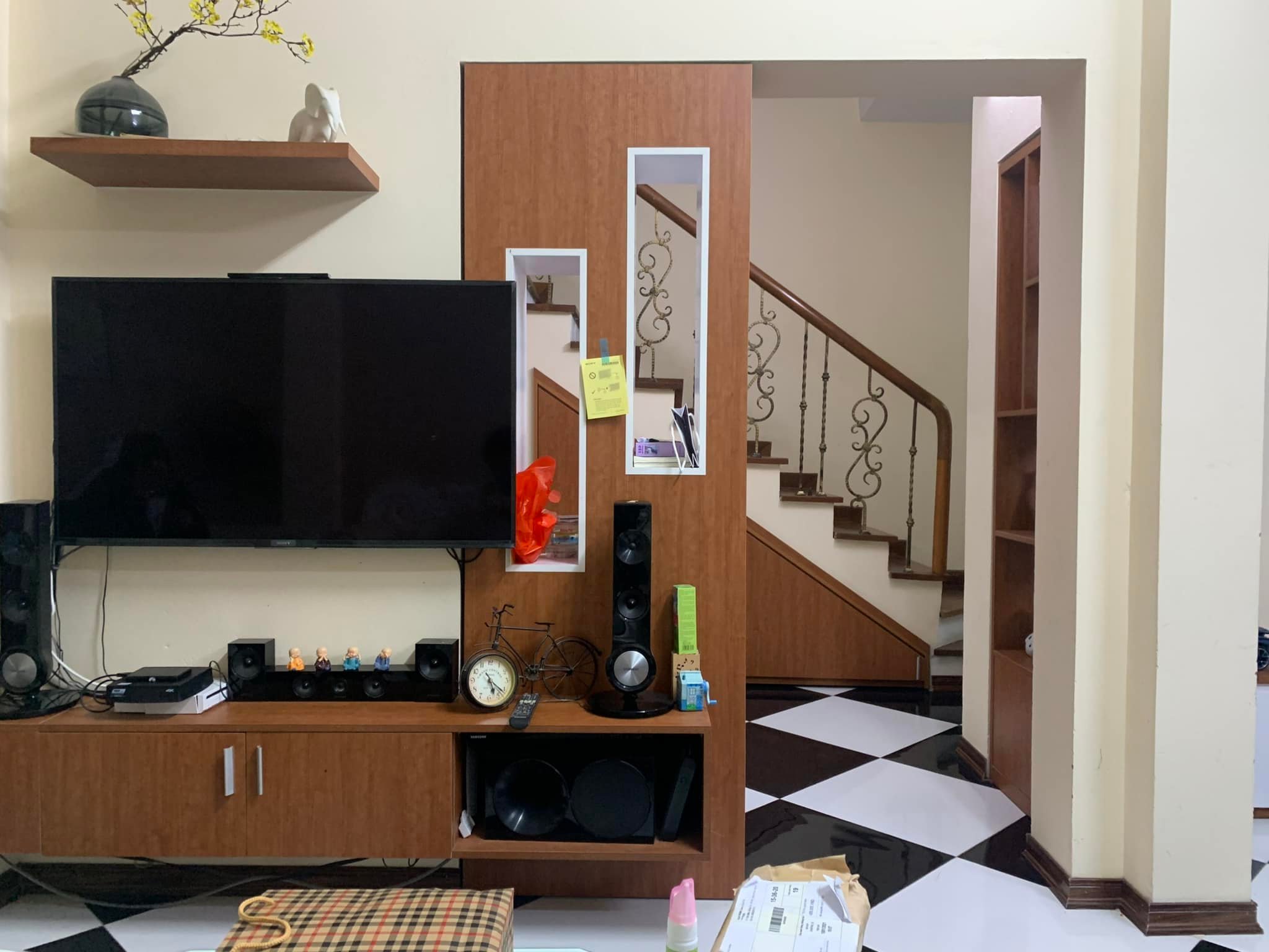 Bán nhà HOÀNG QUỐC VIỆT- CẦU GIẤY diện tích 65/80m- 3 tầng- mặt tiền 6m giá chào 12.5 tỷ