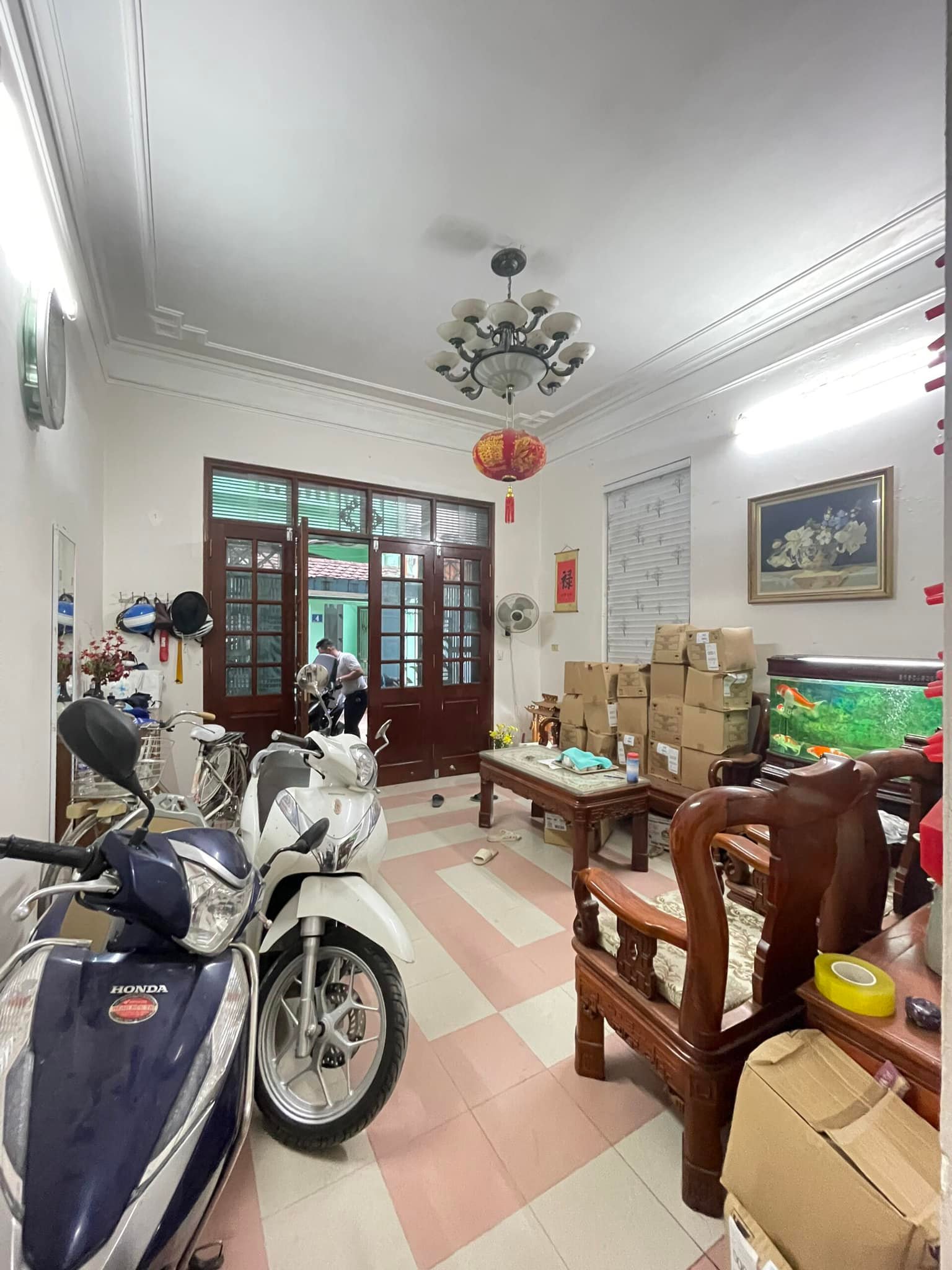 Bán gấp nhà trung tâm Cầu Giấy, 3 mặt thoáng, gần ô tô, DT60 m2, 4 tầng, mt 4,5m, giá chỉ 6,3 tỷ