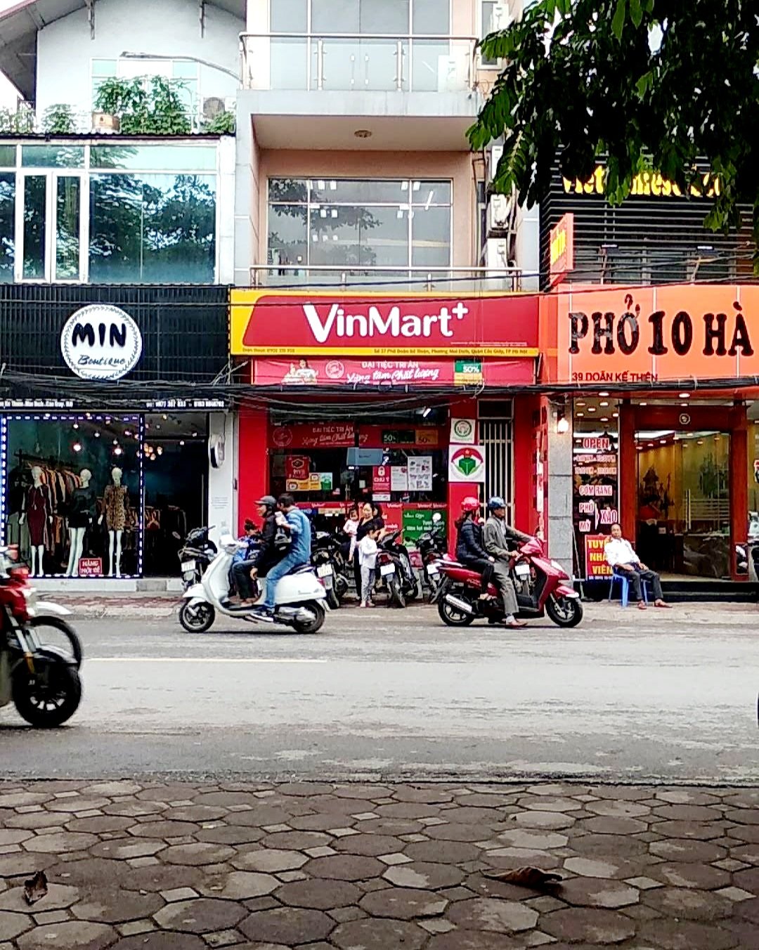 Bán ĐẤT VÀNG MẶT PHỐ Q. Cầu Giấy MT SIÊU RỘNG, hơn 200tr.M2, Nút giao gần ngã tư Mai Dịch chợ Đồng Xa,