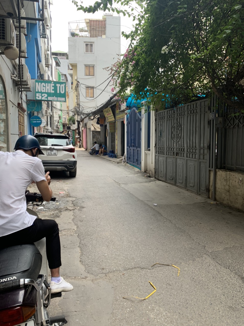 BÁN NHÀ PHỐ NGUYỄN KHANG, CẦU GIẤY DT:55M2, MT:5,8M, CHỈ CÓ 12TỶ.