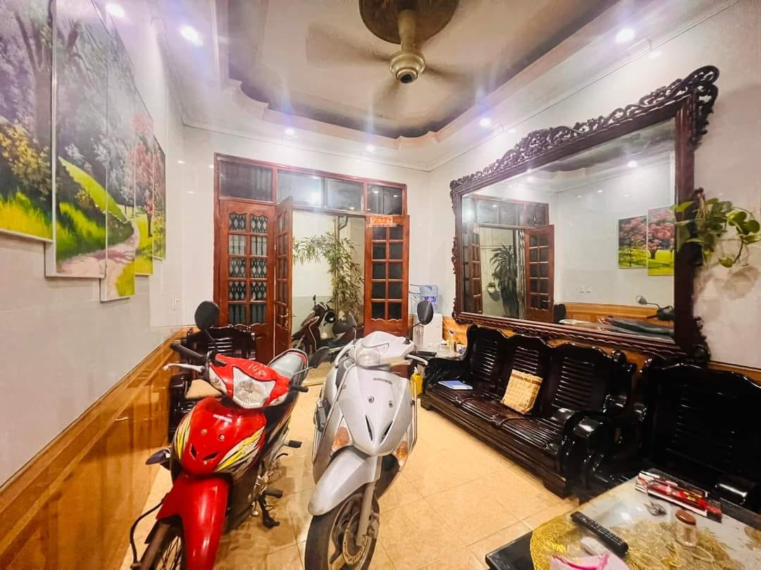 BÁN GẤP NHÀ PHỐ BẰNG LIỆT , DT 33M2 , DÂN XÂY, PHÂN LÔ, Ô TÔ 15M GIÁ 3.35 TỶ