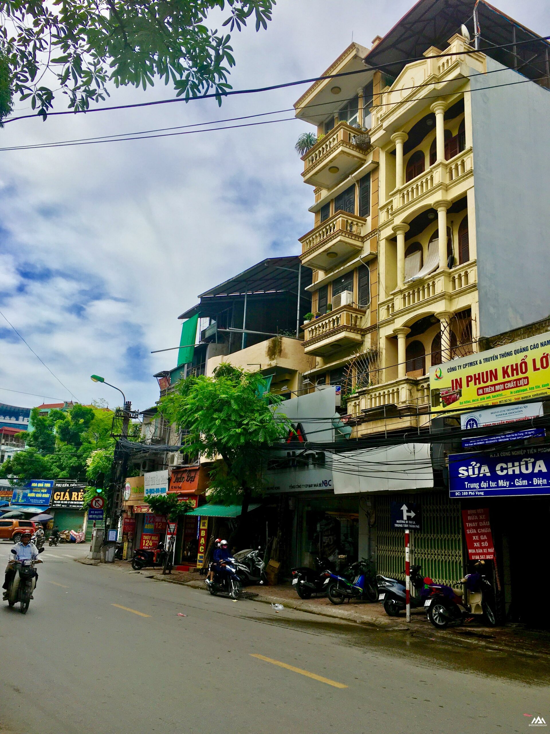 Bán nhà mặt Phố Vọng, DT136m2 – MT 5.5m , Sổ đẹp 33 tỷ.