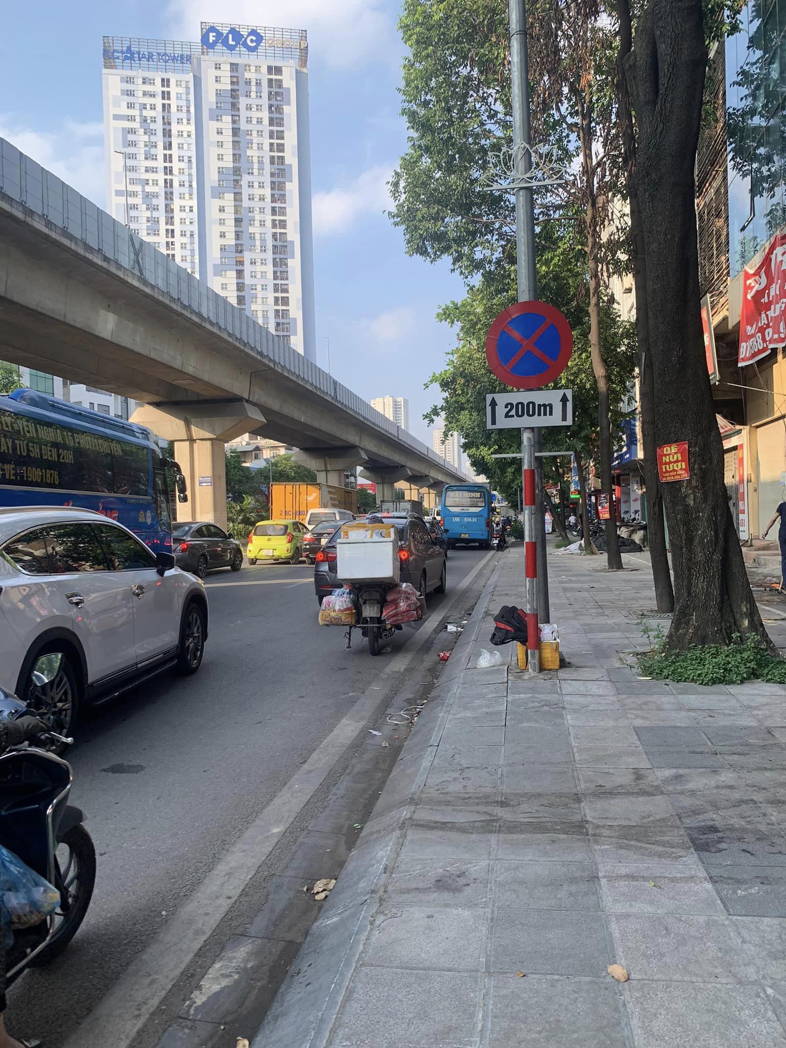 Nhà mặt tiềnBán nhà mặt phố Quang Trung, Hà Đông. 45m2 C4 mặt tiền 4.9m. Kinh doanh bất chấp.