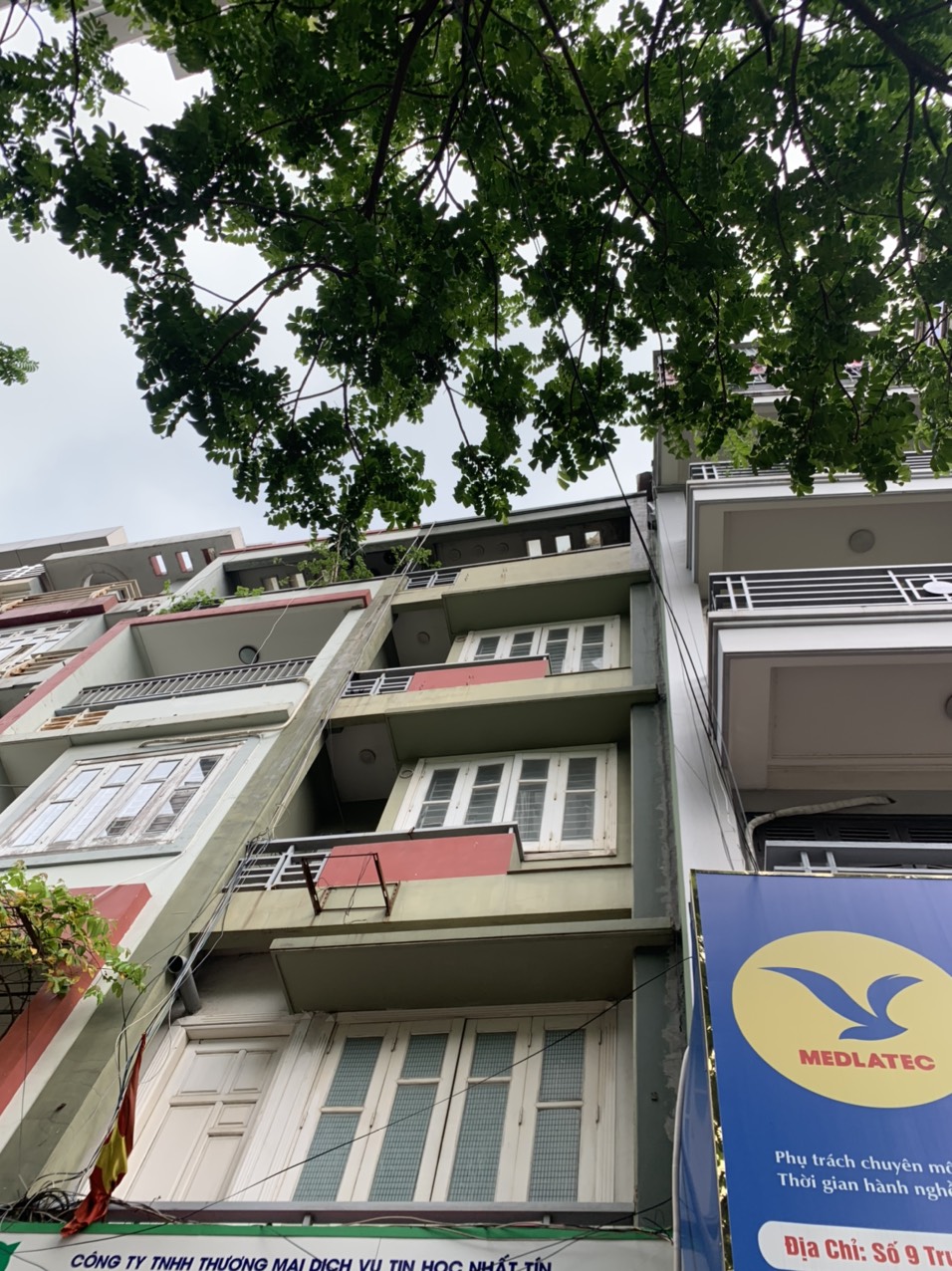 BÁN NHÀ PHỐ TRUNG KÍNH, QUẬN CÂU GIẤY DT:65M, 5 TẦNG, CÓ 18,8 TỶ.