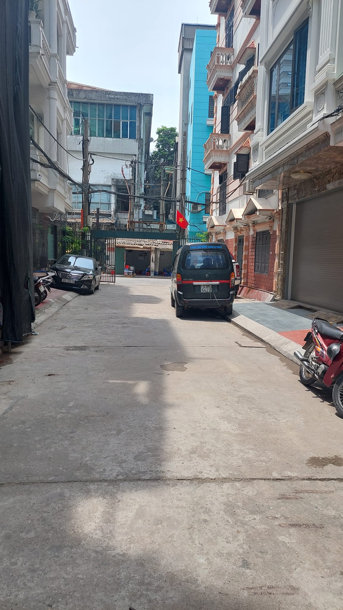 Bán gấp nhà Cầu Giấy, Phân lô, Ô tô tránh, Ô chờ thang máy, Cách Cầu giấy 100m, Cách phố Nguyễn Văn Huyên 150m