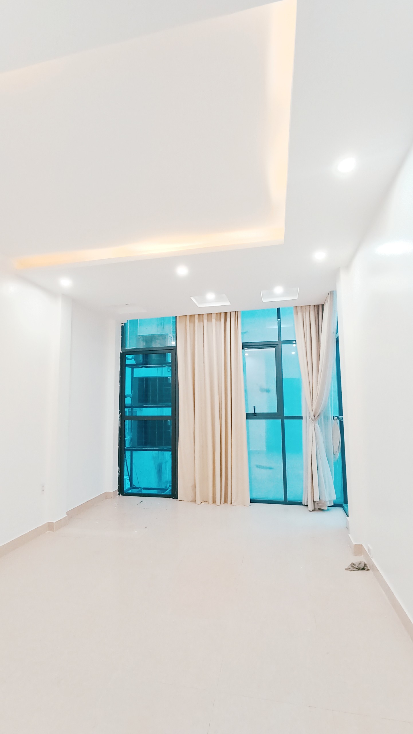 Bán nhà 6 tầng ngõ 204 Trần Duy Hưng 60m2 thang máy giá 17.8 tỷ