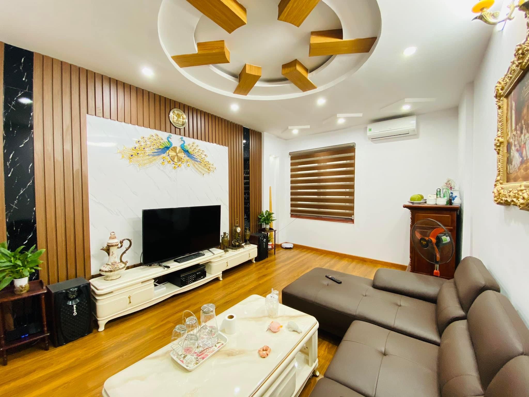 Bán gấp siêu phẩm Khương Hạ, Thanh Xuân nhà đẹp ở ngay gara oto kinh doanh.