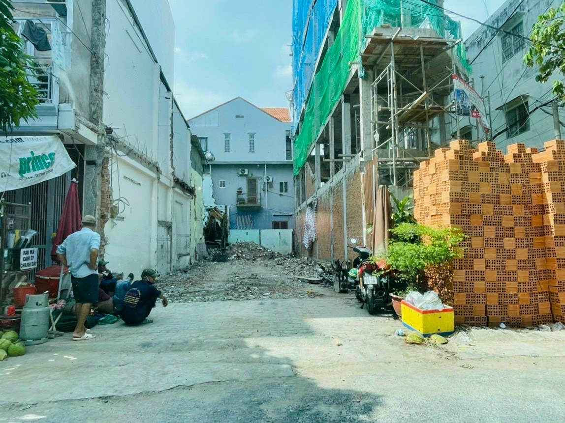 Bán lô đất mặt tiền đường số 79, P. Tân quy, quận 7, TP HCM; DT: 125m²