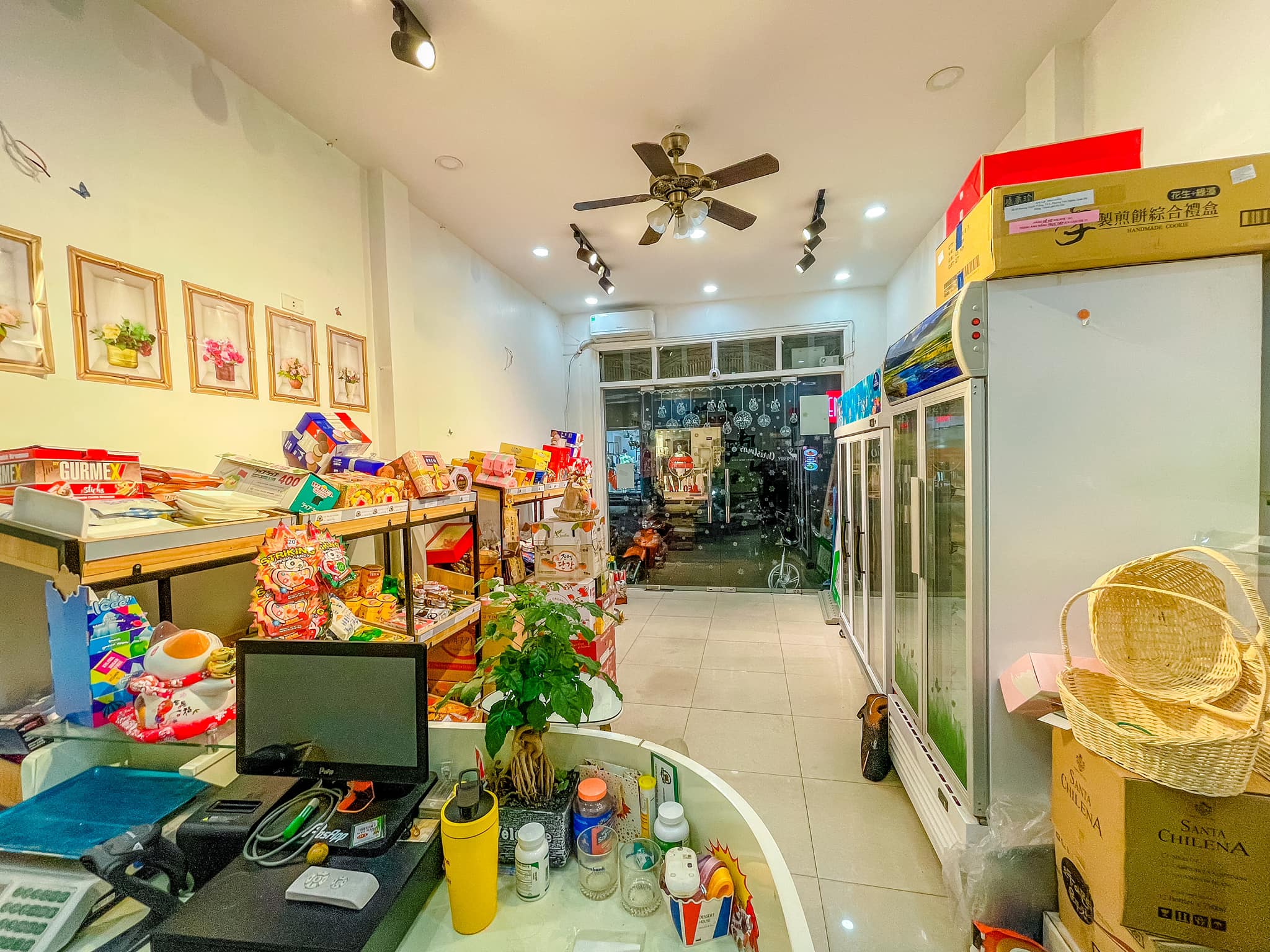 Bán nhà MP Nguyễn Hoàng 70m2, 4 tầng, mt 4.5m, vỉa hè rộng, kinh doanh đỉnh