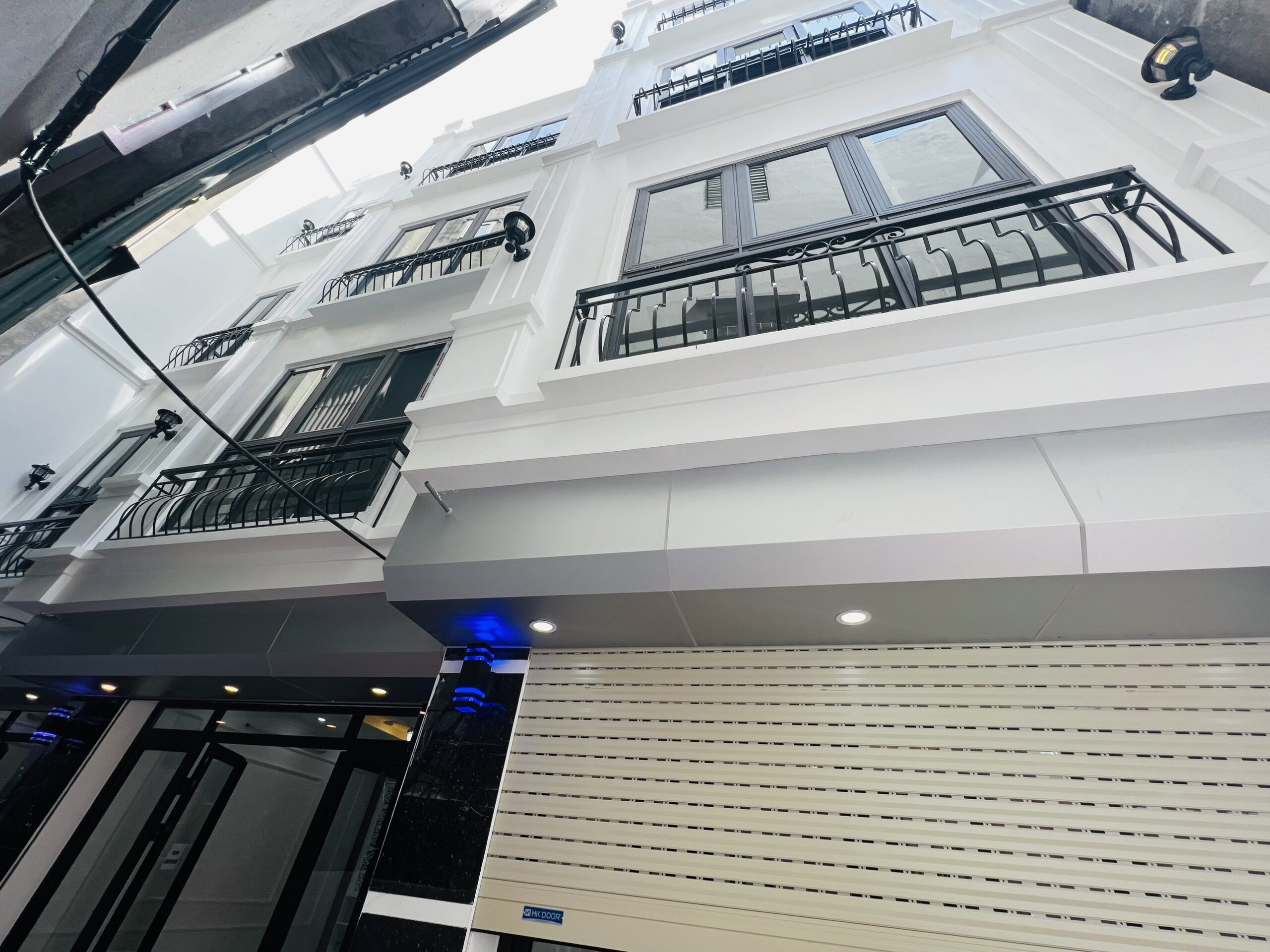 Bán 3 căn nhà xây mới ngõ ô tô 651 Minh Khai-Lạc Trung, đang trong giai đoạn hoàn thiện 90% , 31m2 và 34m2 có