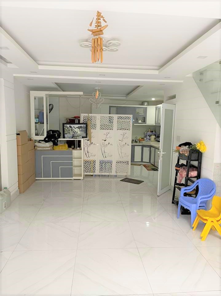 Hoàng Hoa Thám – 5*11 – 5 tầng – xe hơi ngủ nhà – hàng xóm quận 1