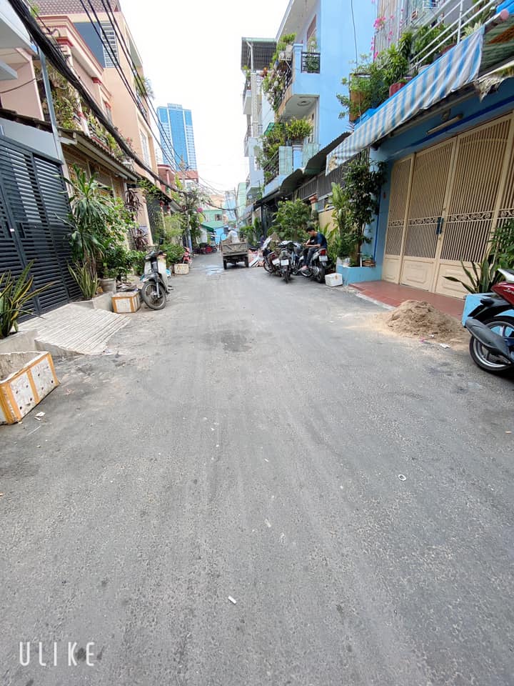 Bán căn hộ dịch vụ gần ngay quận 1 - 7.4*17 - 6 tầng - dòng tiền 1 tỷ/năm