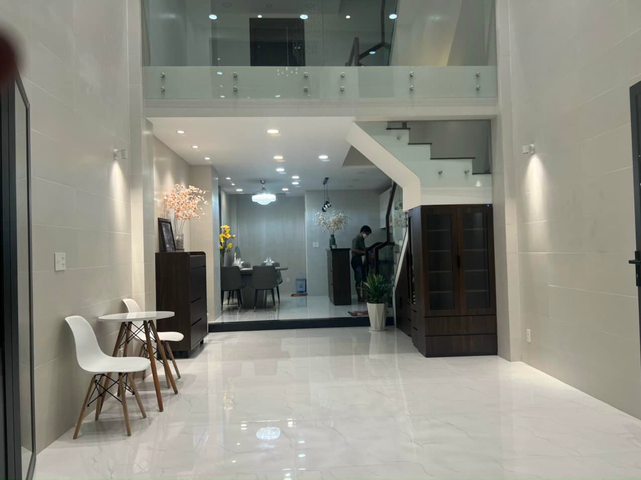 Nguyễn Xí – 54m2 – 5 tầng – xe hơi ngủ nhà – gần ngay Vincom – nhà mới ở liền