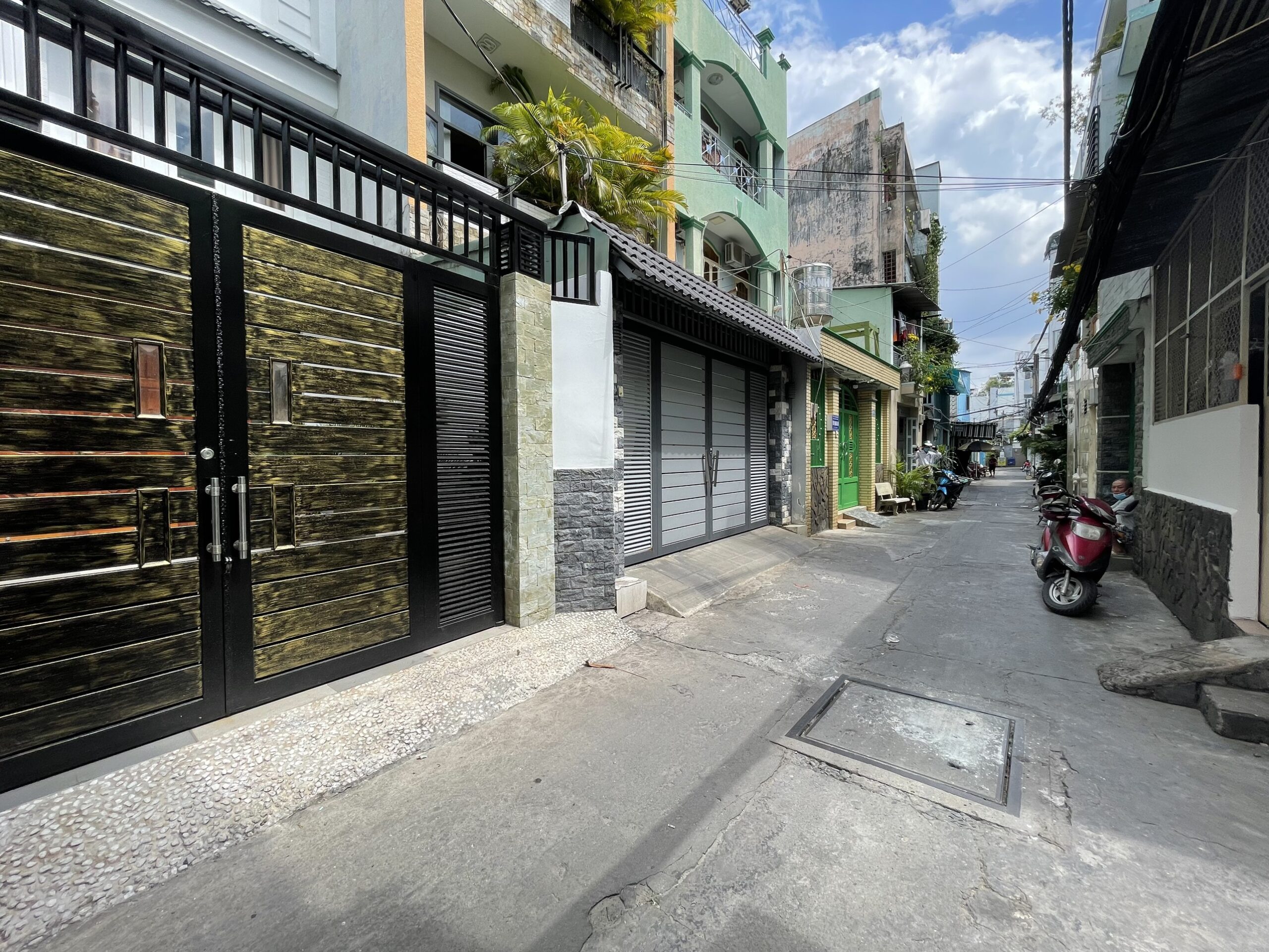 Bán nhà HXH dạng biệt thự tại đường Cách Mạng Tháng Q10.DT:5.5x24m - 16ti