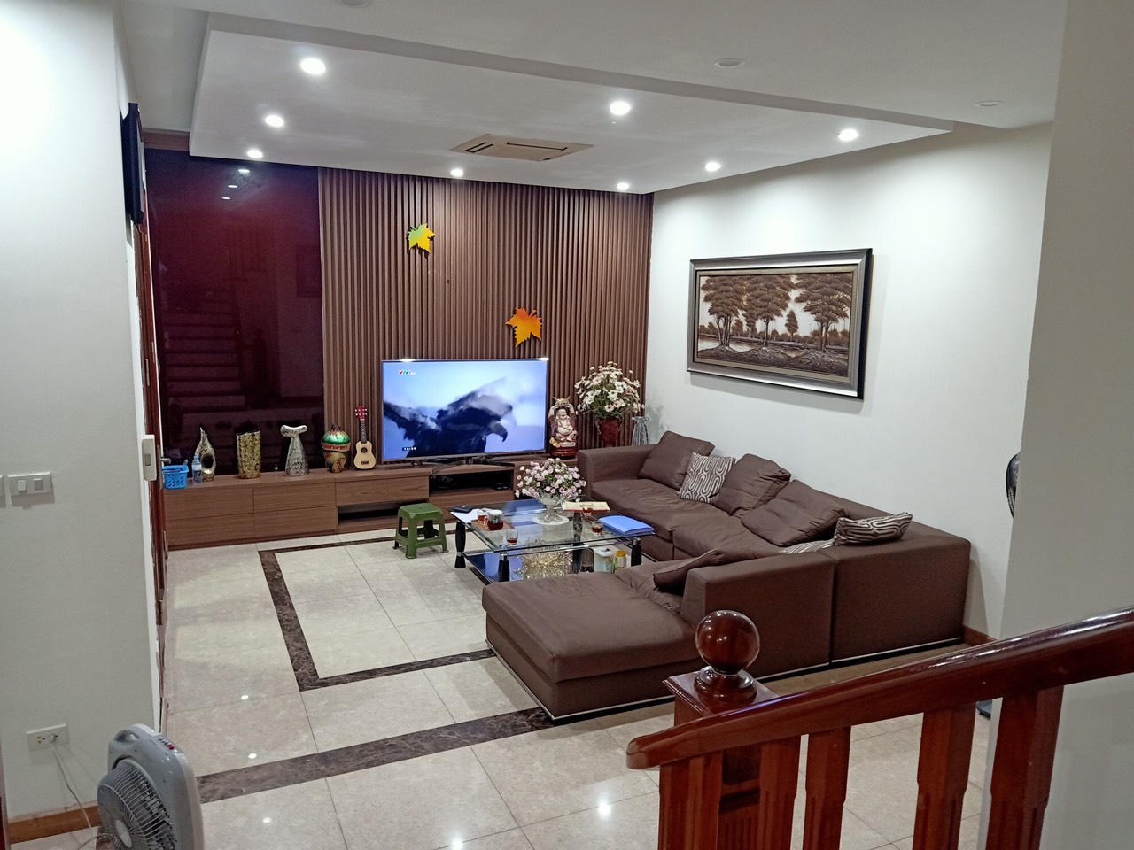 Bán nhà ngõ 250 Kim Giang, 29 m2 , 5 tầng, mt 3,7m, ba gác đỗ cổng, giá chỉ hơn 3 tỷ