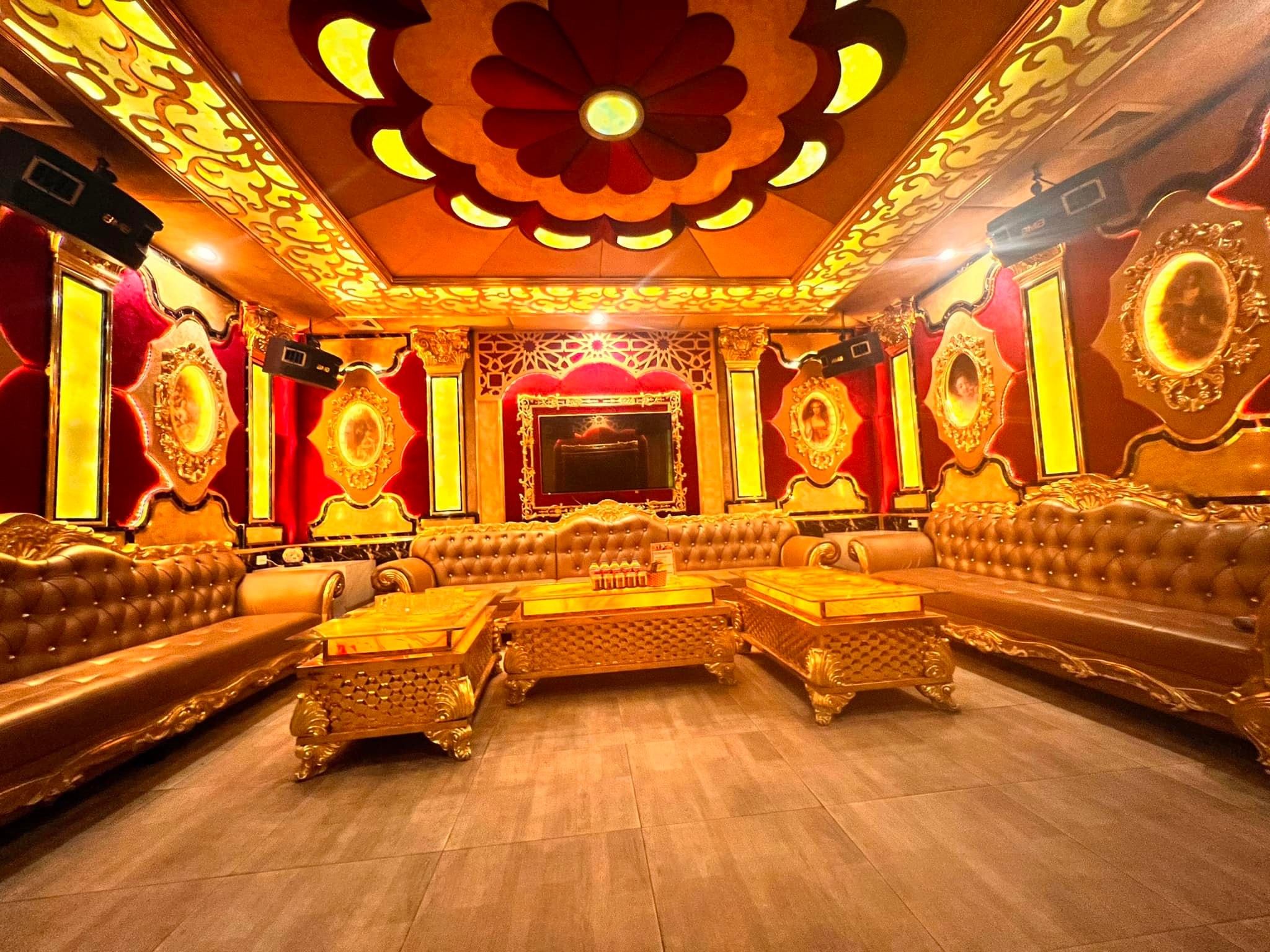 Nhà NGUYỄN VĂN CỪ - thông số đẹp, đường ô tô tránh, kinh doanh đỉnh, giá chỉ 18,5 tỷ