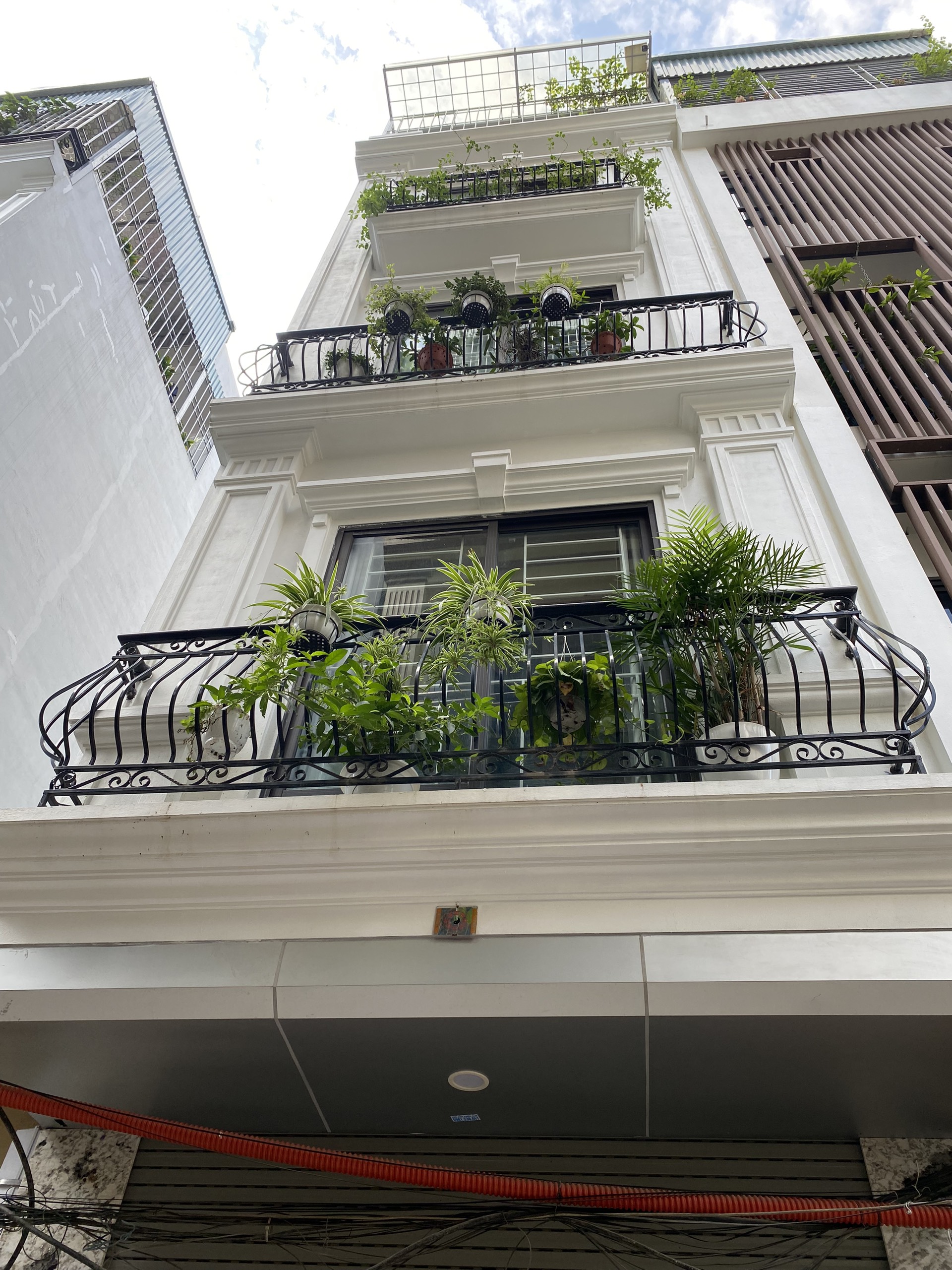 Bán Nhà Láng Hạ, Đống Đa, Mặt ngõ kinh doanh, ô tô tránh, 2 thoáng, 64Mx5T, MT5,5M, Giá 12 TỶ.