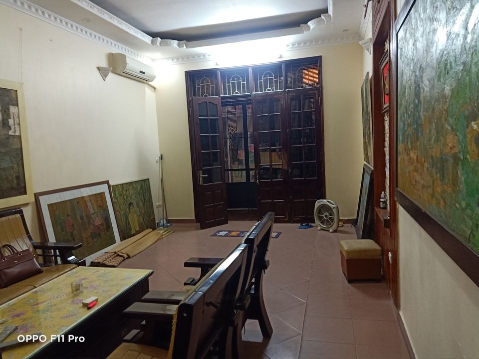 5 tầng , 6 ngủ, ở luôn, Bán nhà phố Chính Kinh, Thanh Xuân, 42 m2, giá chỉ 4 tỷ 8