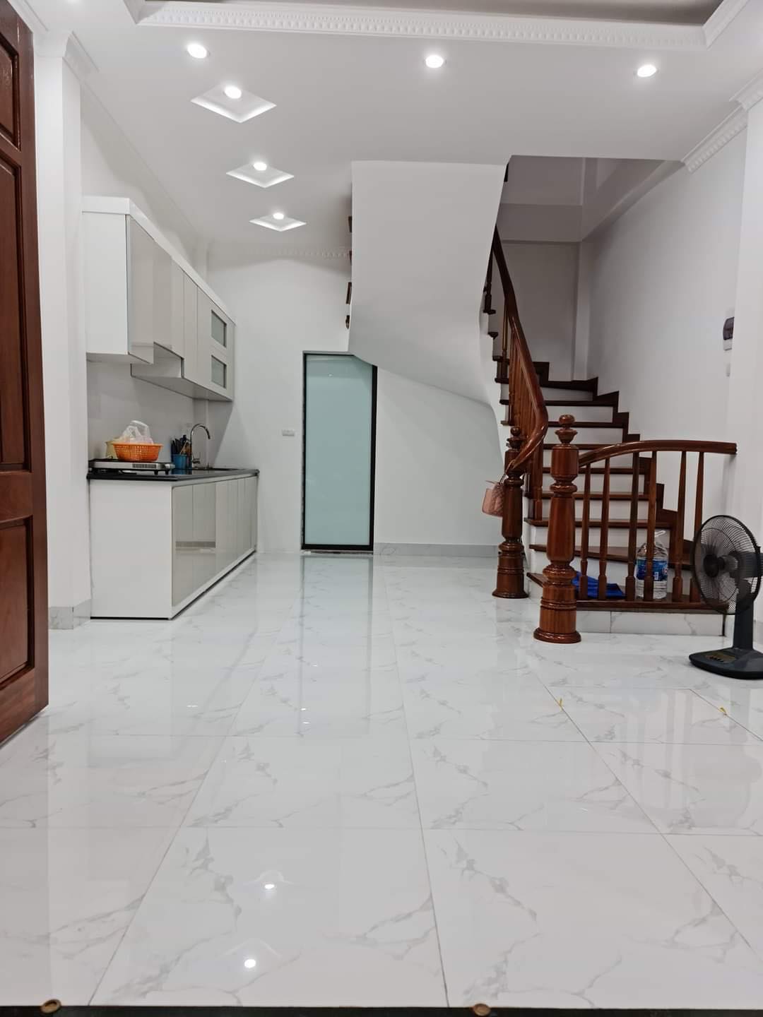 Bán Nhà Mới 1194 Đường Láng - Lô Góc - Ô Tô Đỗ Cửa - Ngõ Thông - Gần Hồ