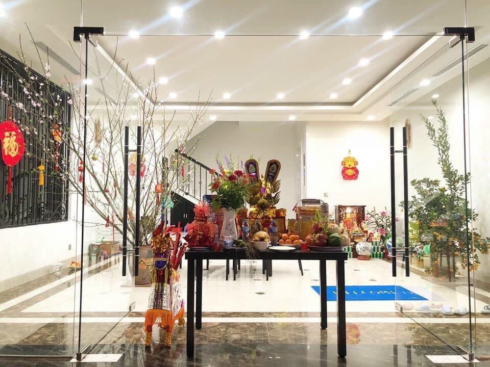 Hoa khôi mặt phố NGUYỄN VĂN CỪ - LÔ GÓC 2 MẶT THOÁNG, kinh doanh mọi loại hình. Giá 39,5 tỷ.