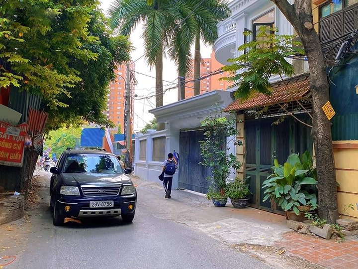 Bán gấp nhà mặt phố Cầu Giấy phường Dịch Vọng Hậu mặt tiện rộng, ô tô đánh tận nơi