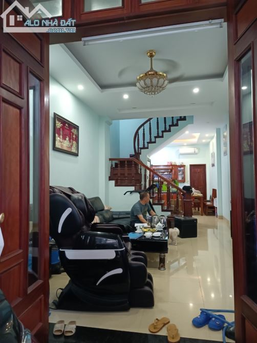 Chính chủ,LÔ GÓC, BA THOÁNG, khu dân trí cao, an ninh tốt, yên tĩnh. 70m2 -8,8 tỷ