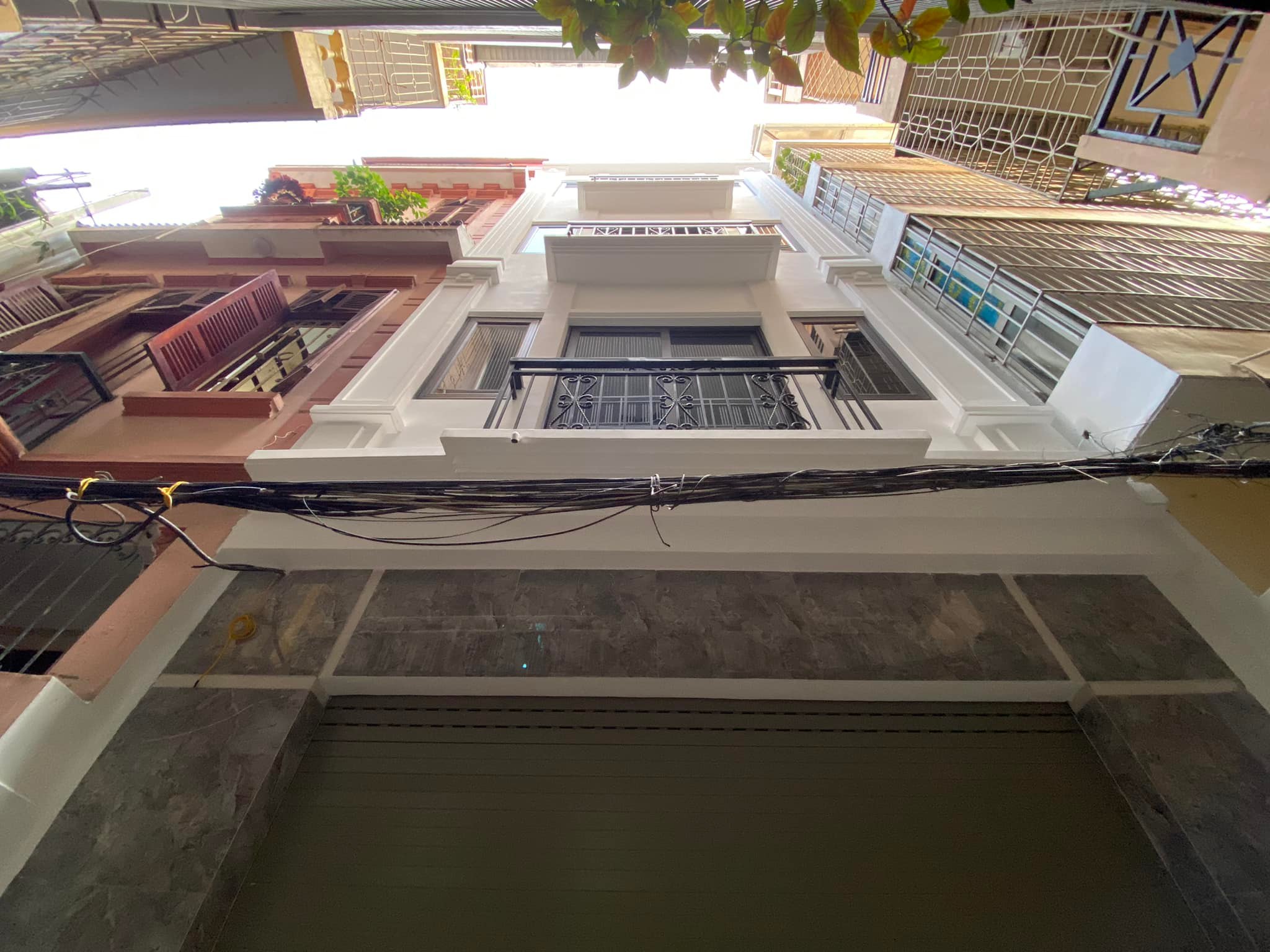 PHÂN LÔ NGUYỄN KHUYẾN, VỈA HÈ, Ô TÔ TRÁNH, KINH DOANH, 6.5 Tỷ.