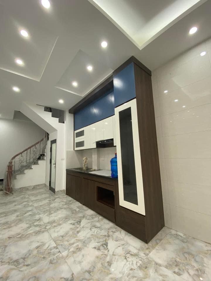 Nhỉnh 4 Tỷ Nhà Mới Đẹp Bồ Đề 44m2 x 5 Tầng, Ô Tô Đỗ Cổng, 3 Hồ Điều Hoà, Chỉ 4.25 Tỷ.