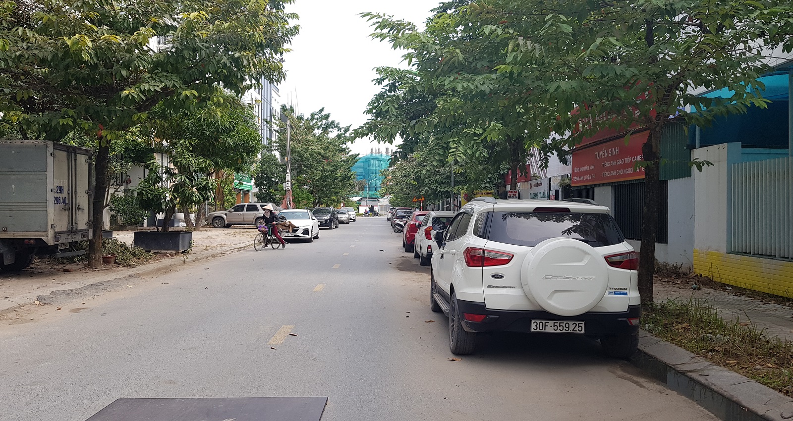 Bán nhà phố Đỗ Nhuận, Tây Hồ. Hè 3m, 4 làn xe. Thang máy, KD đỉnh. DT 125m2 MT8m 5T, Giá 30tỷ