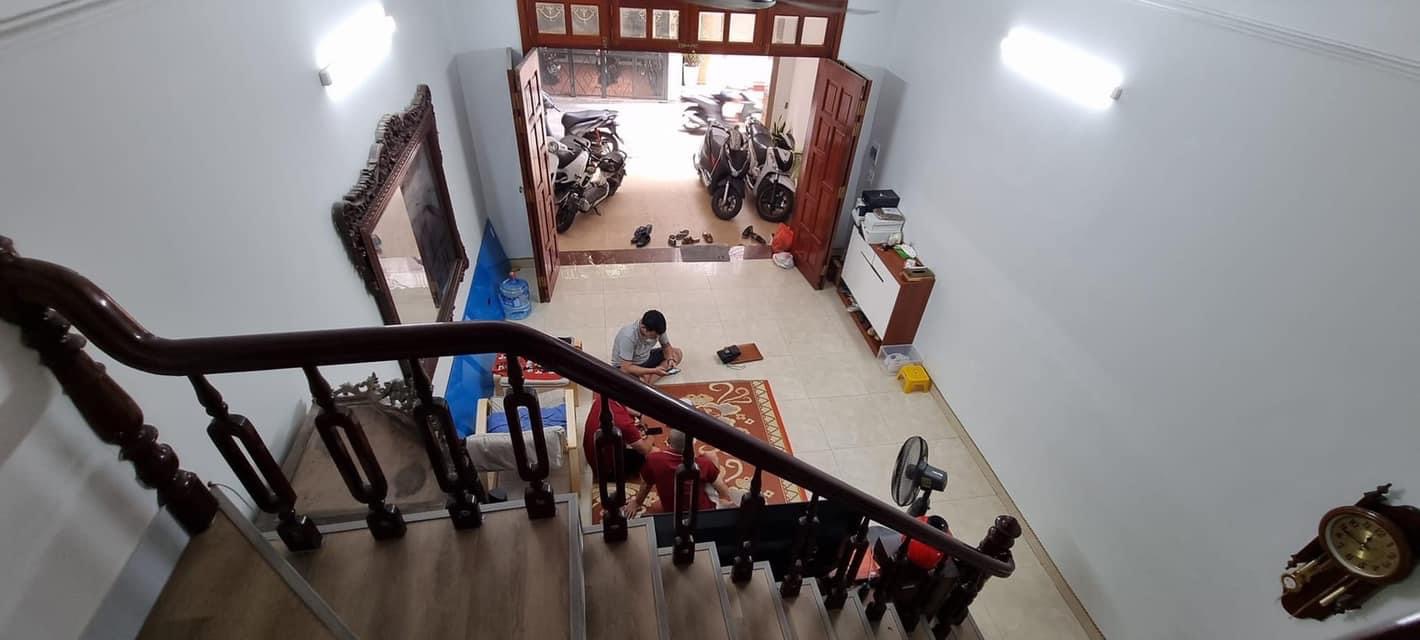 Chỉ 10 Tỷ Nhà 72m2 x 4 Tầng Ngọc Lâm, Sát Mipec, Cầu Long Biên, Lô Góc, Thông Ô Tô, Kdoanh, Ở Sướng